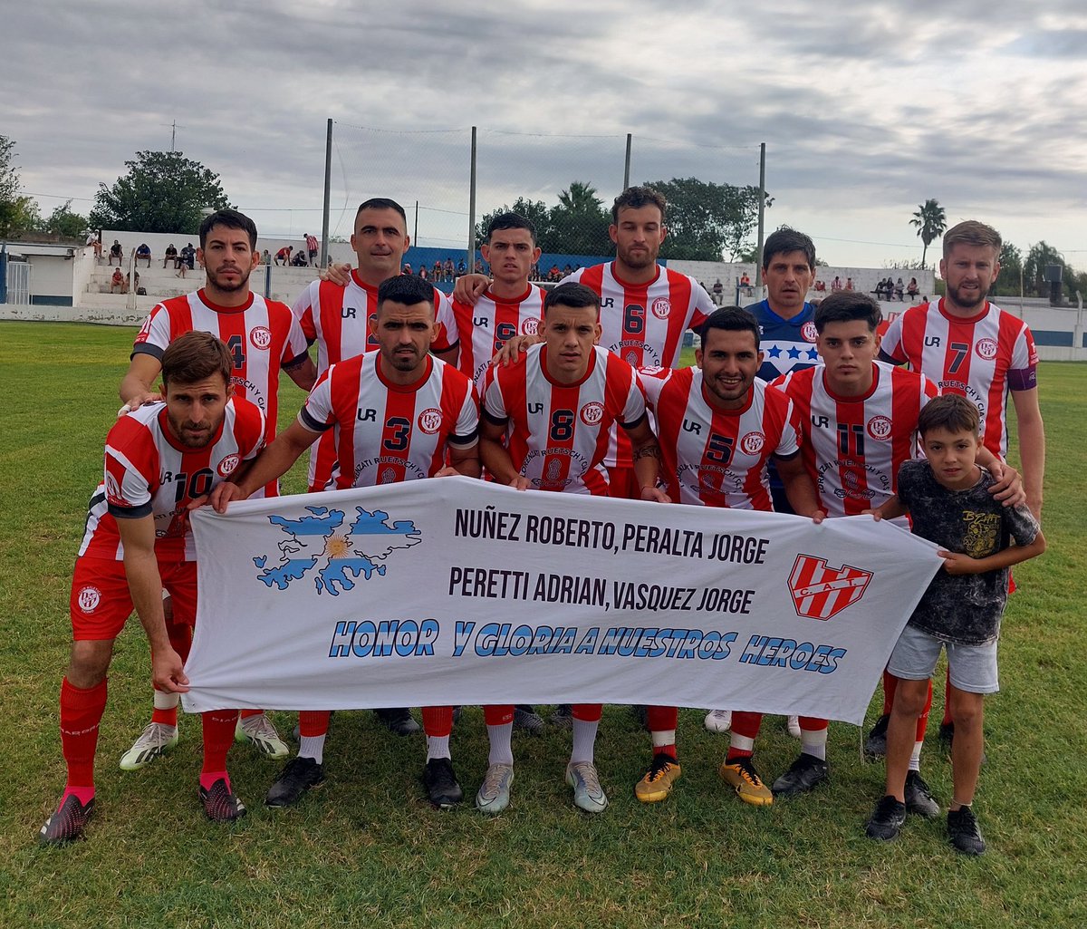 AtleticoTicino's tweet photo. #Primera #CuartaFecha
GANOOOOOOO EL ATLÉTICO TICINO 💪
Argentino 0 - 1 Atletico Ticino
⚽️ Bertola Gonzalo
Vamos por más,siempre por más ♥️
#LasMalvinasSonArgentinas🇦🇷
🔴⚪️🔴 https://t.co/WbJneM9f3e