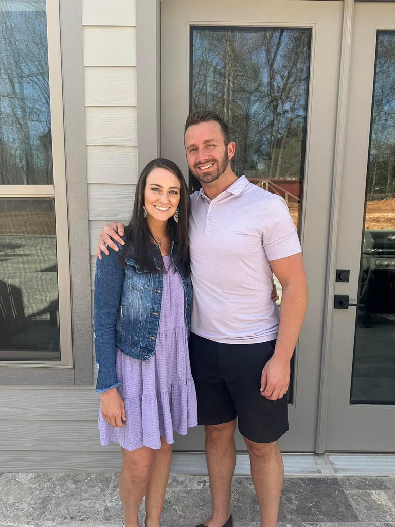 He is risen ✝️ Happy Easter from my better half and I ❤️ • #Eastersunday #Heisrisen #resurrectionsunday