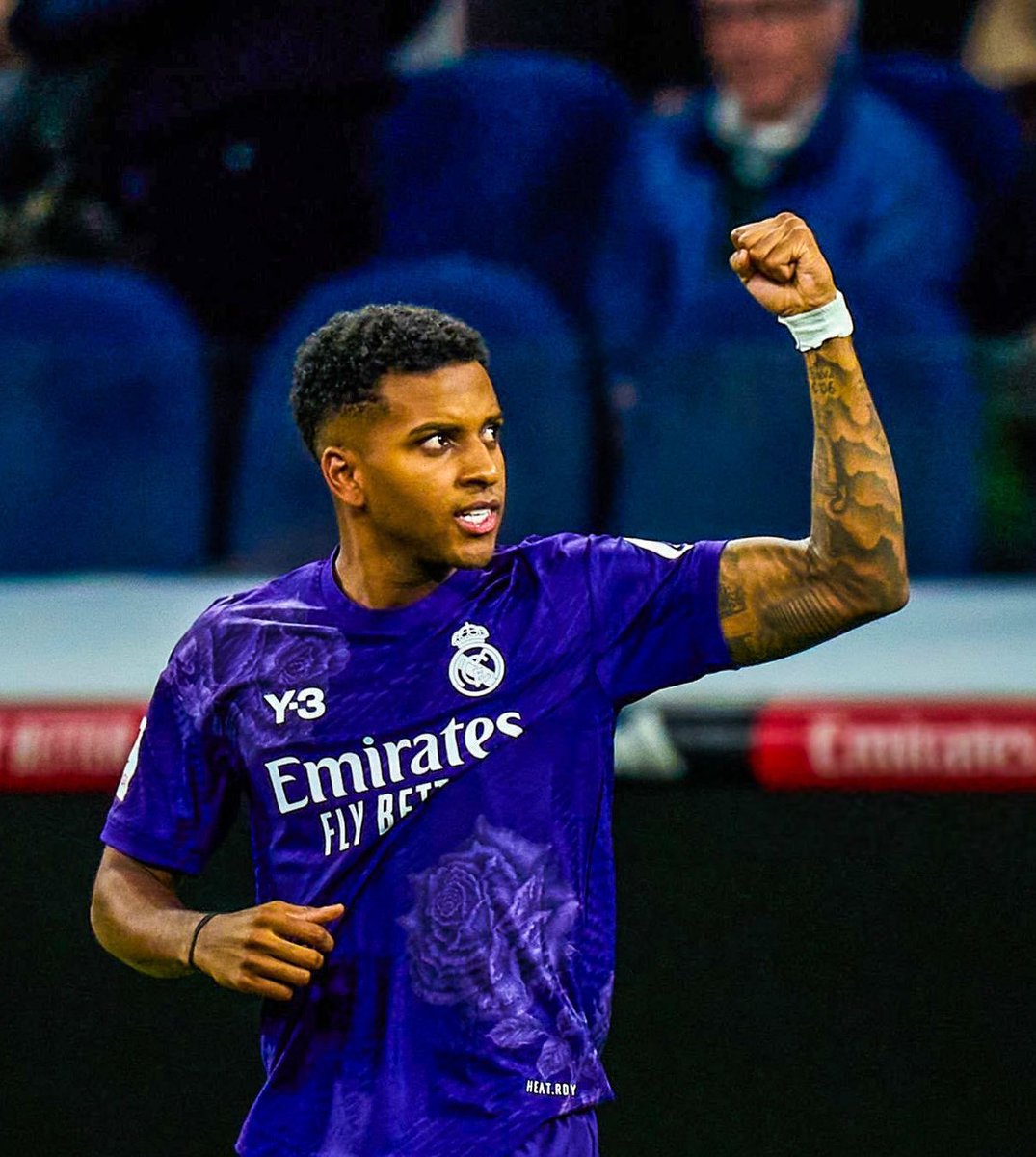 DonShelby_'s tweet photo. Sorteo exprés total.

Voy a sortear la camiseta con la que estamos jugando hoy de Rodrygo.

- RT este tuit.

- Seguir a @Ctinfo_17 

- Ser seguidor mío.

Doy ganador después del partido.

¡¡Suerte!! https://t.co/ihcGKNl3Ie