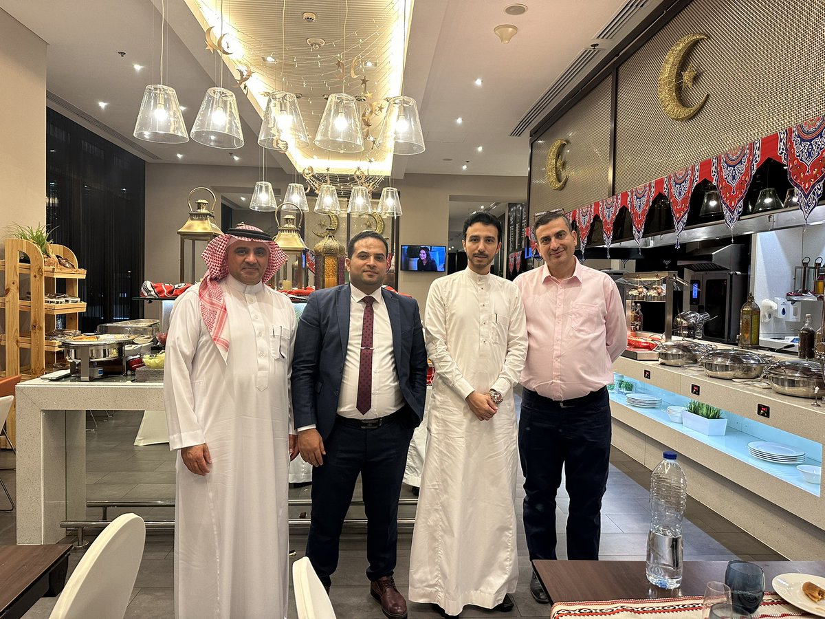 kalmohamady's tweet photo. جانب من الإفطار الرمضاني السنوي بفندق سنترو روتانا #الرياض ، بين أعزائنا من زملاء المهنة من المحاسبين والمديرين الماليين ، ورجال الأعمال، والمحامين ، الشكر موصول لمن أكرمنا بحضوره 🌷@MshhoorAlharthy @hasanbahes
وتقبل الله منا ومنكم صالح الأعمال . 
#رمضان_كريم https://t.co/emzLEcAzWz