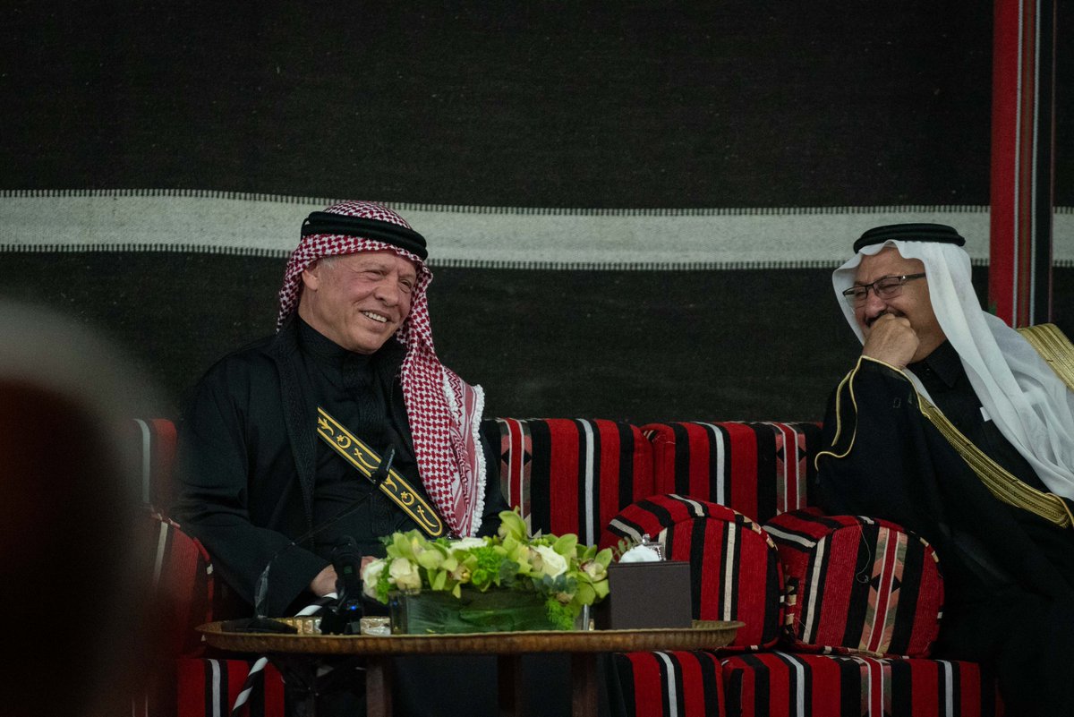 RHCJO's tweet photo. His Majesty King Abdullah II meets local community leaders and figures from the #SouthernBadia in #WadiRum, and commends their role in #Jordan’s establishment and progress

Details:
https://t.co/KhoWsLbqWg https://t.co/0nFgbiYYSm