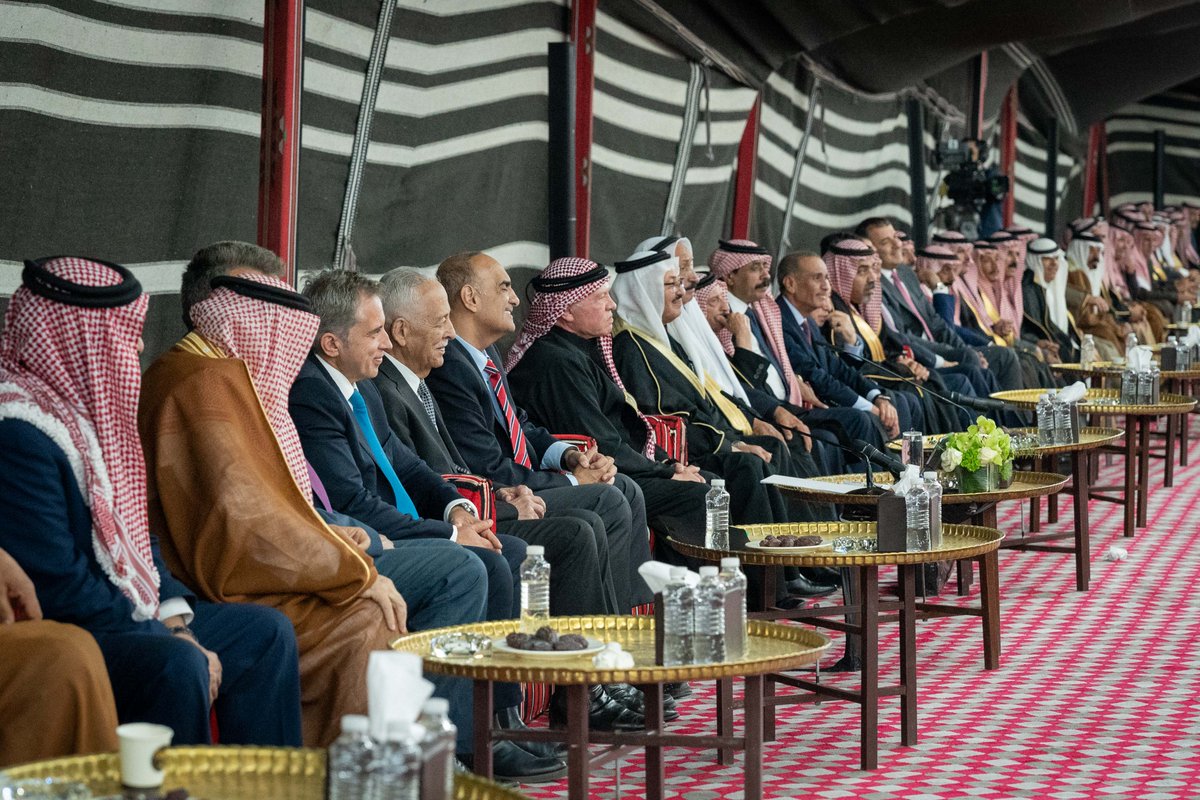 RHCJO's tweet photo. His Majesty King Abdullah II meets local community leaders and figures from the #SouthernBadia in #WadiRum, and commends their role in #Jordan’s establishment and progress

Details:
https://t.co/KhoWsLbqWg https://t.co/0nFgbiYYSm