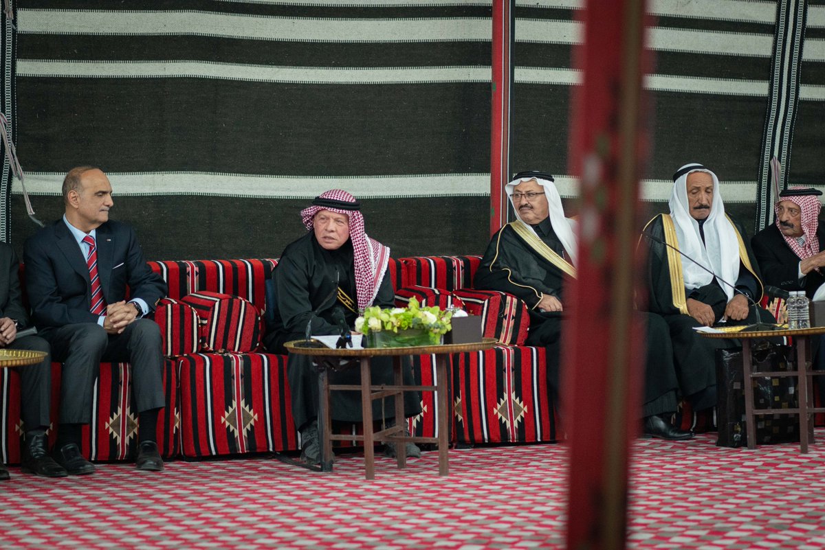RHCJO's tweet photo. His Majesty King Abdullah II meets local community leaders and figures from the #SouthernBadia in #WadiRum, and commends their role in #Jordan’s establishment and progress

Details:
https://t.co/KhoWsLbqWg https://t.co/0nFgbiYYSm