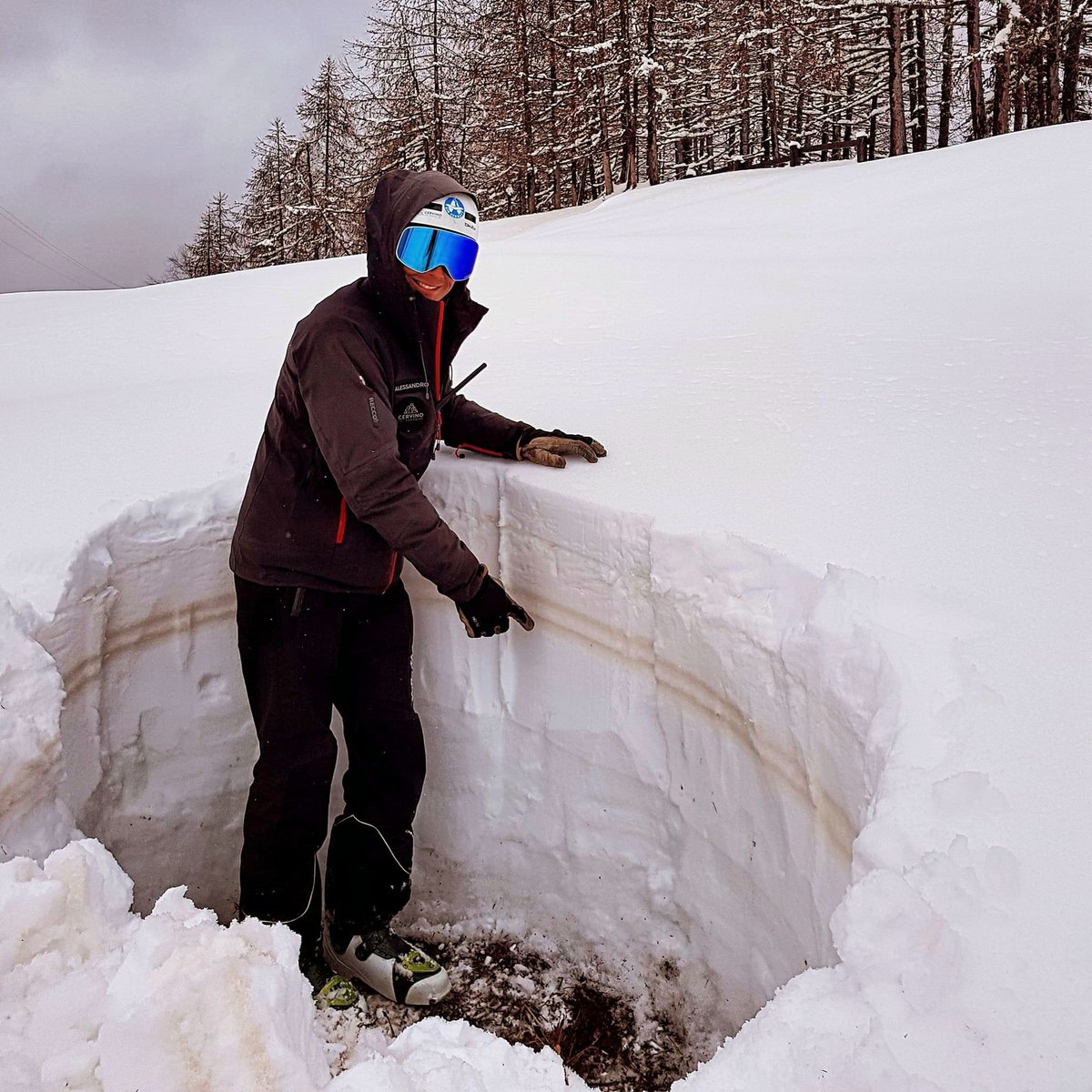Melaine Le Roy (@subfossilguy) on Twitter photo Snow stratigraphic survey at Lago di Lod (2015 m asl, Valtournenche, Italy) ❄️⏳️
Well visible Saharan dust layers deposited between the morning and afternoon of Saturday 30th March, already overlaid by some 20 centimetres of fresh snow.
Source <a href="/andreavuoloo/">Andrea Vuolo</a> Snow stratigraphic survey at Lago di Lod (2015 m asl, Valtournenche, Italy) ❄️⏳️
Well visible Saharan dust layers deposited between the morning and afternoon of Saturday 30th March, already overlaid by some 20 centimetres of fresh snow.
Source <a href="/andreavuoloo/">Andrea Vuolo</a>