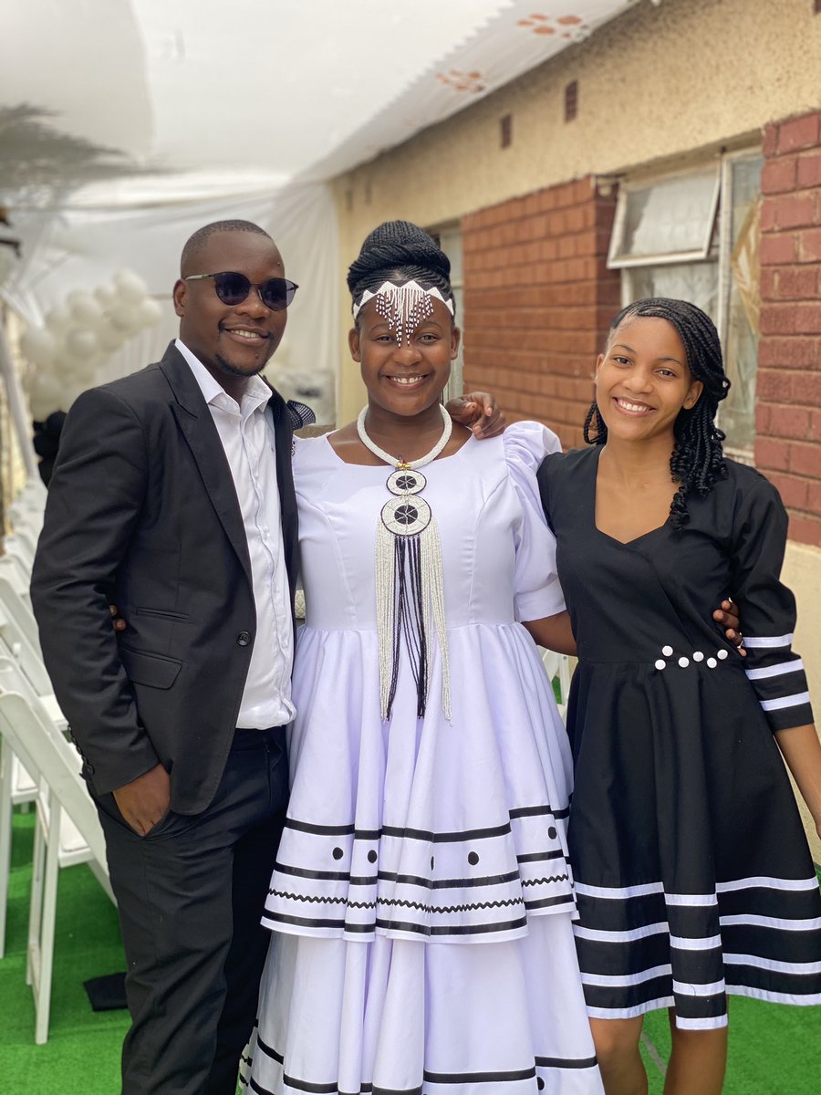 _MakdShelby's tweet photo. My little sister got married today yall, love won❤️🎉🎉🎉 https://t.co/Vz8Ly09FoN