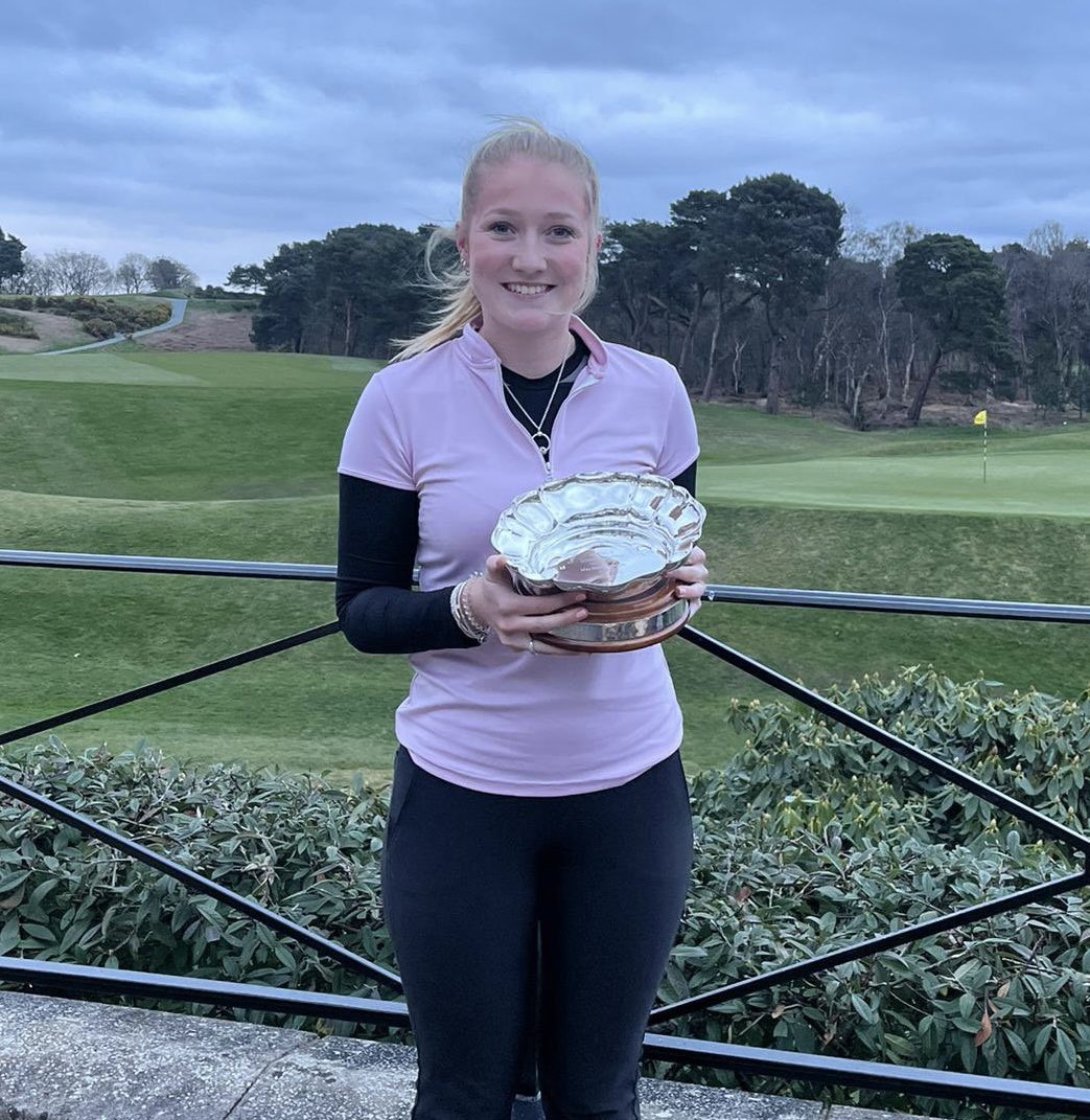 Congratulations to @annabel_collis (-2) 🏆 who has won the Comboy Scratch Trophy at Delamere Forest G.C. @MiaEalesSmith (+1) was 2nd, Imogen Williamson (+1) 3rd, Olivia Hunt (+1) 4th and Izzy Hurrion (+2) 5th. 📸 @delameregolf