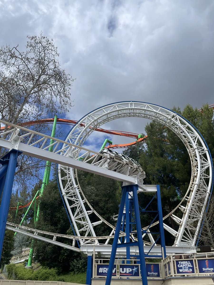 coasterchatpod's tweet photo. New Revolution 🎢🎢🎢🎢 https://t.co/pxrQCTJtHA
