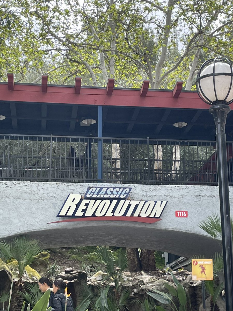 coasterchatpod's tweet photo. New Revolution 🎢🎢🎢🎢 https://t.co/pxrQCTJtHA