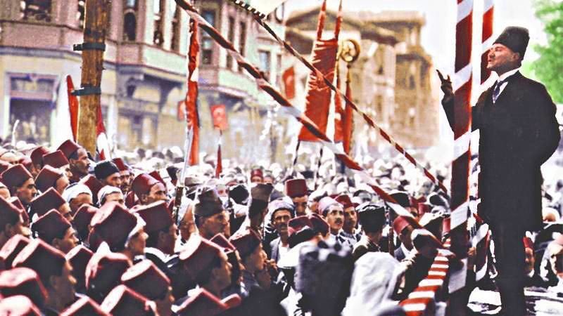 'Ey yükselen yeni nesil, istikbal sizindir. Cumhuriyet'i biz kurduk, O'nu yükseltecek ve sürdürecek sizlersiniz.' Gazi Mustafa Kemal Atatürk