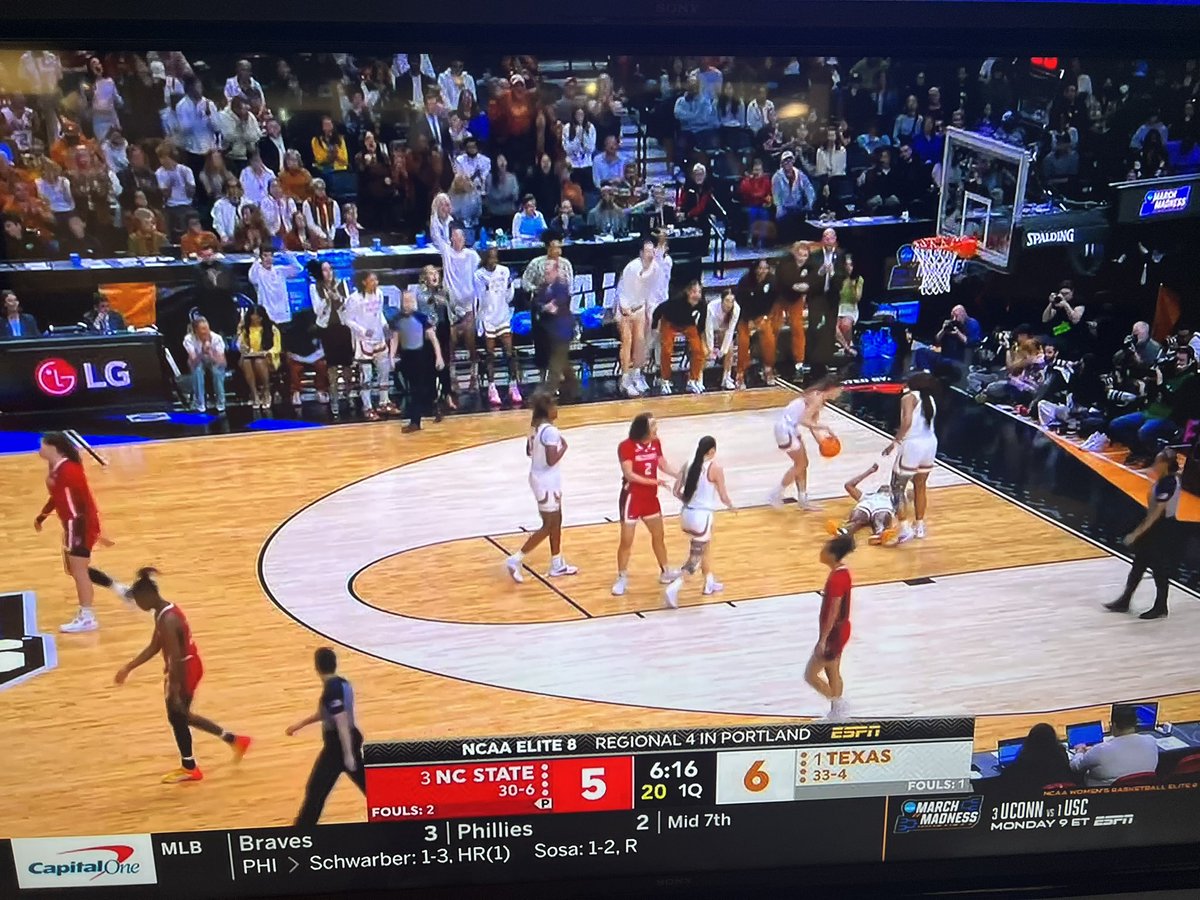 PFTCommenter's tweet photo. They messed up painting the 3point line on one side of the court in this game. NCAAW Rigged https://t.co/8z1zY0QEq1