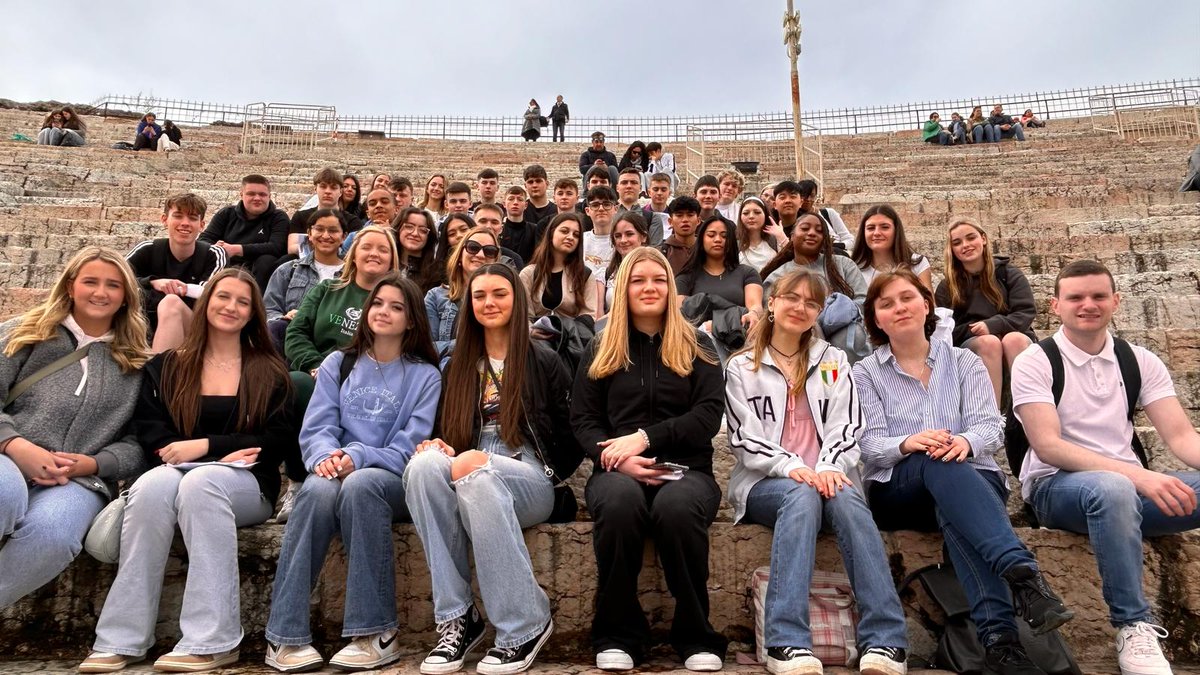 cscanlondp's tweet photo. Back from another successful tour with the fabulous staff &amp; students of @FingalCC 🇮🇹 Well done to @MsLeiRoo for organising a fantastic trip for our 5th Yr students👏🏻 Treasured memories to last a lifetime for both students &amp; teachers @okanem4 @ms_abehan @ddletb 🥰 #bellaitalia🇮🇹 https://t.co/UypuF29A43