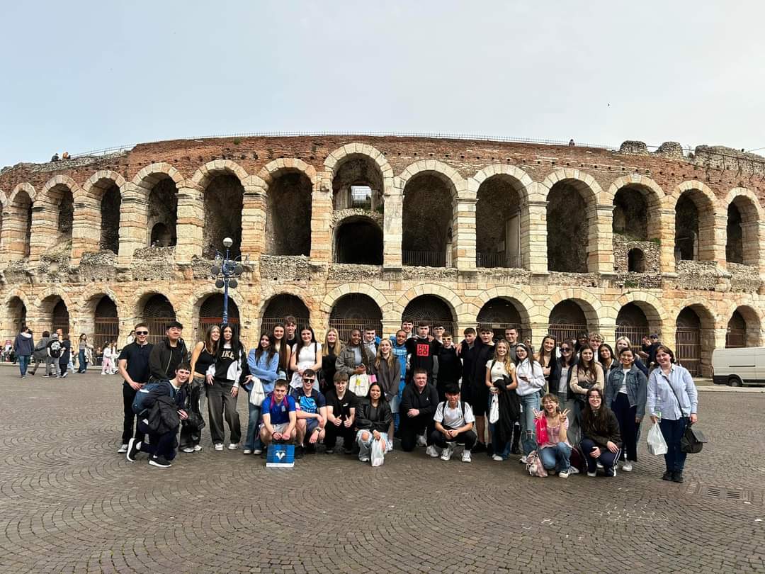 cscanlondp's tweet photo. Back from another successful tour with the fabulous staff &amp; students of @FingalCC 🇮🇹 Well done to @MsLeiRoo for organising a fantastic trip for our 5th Yr students👏🏻 Treasured memories to last a lifetime for both students &amp; teachers @okanem4 @ms_abehan @ddletb 🥰 #bellaitalia🇮🇹 https://t.co/UypuF29A43