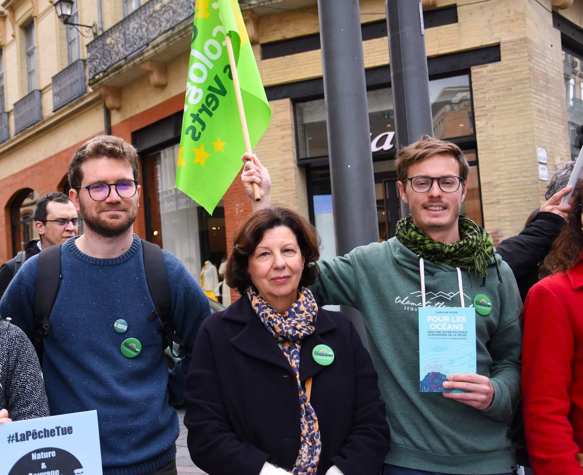 MarionribesR's tweet photo. Hier @EELVToulouse participait aux côtés de plusieurs associations animalistes pour sensibiliser sur l'impact dévastateur de la #PecheIndustrielle la #Sentience des #AnimauxMarins à l'occasion de la #JMFP avec 100 #ONG mondiales et en collaboration avec @wodef 💚💚🙏👏👏👏👏 https://t.co/6JYkoC6CKE