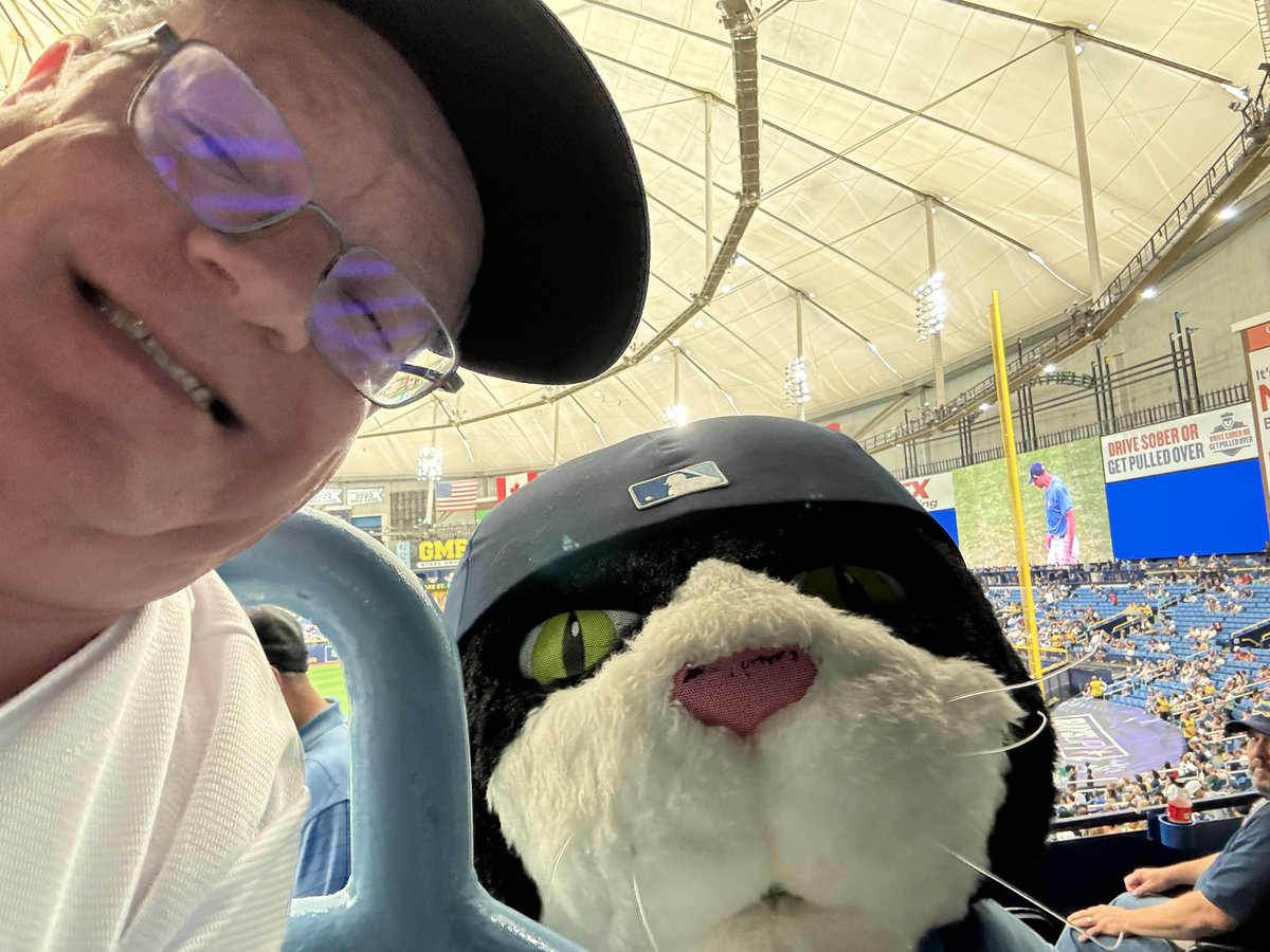 fcilurso's tweet photo. #DJKitty winner of todayโs mascot race and me! #RaysUp https://t.co/TonighWr7T