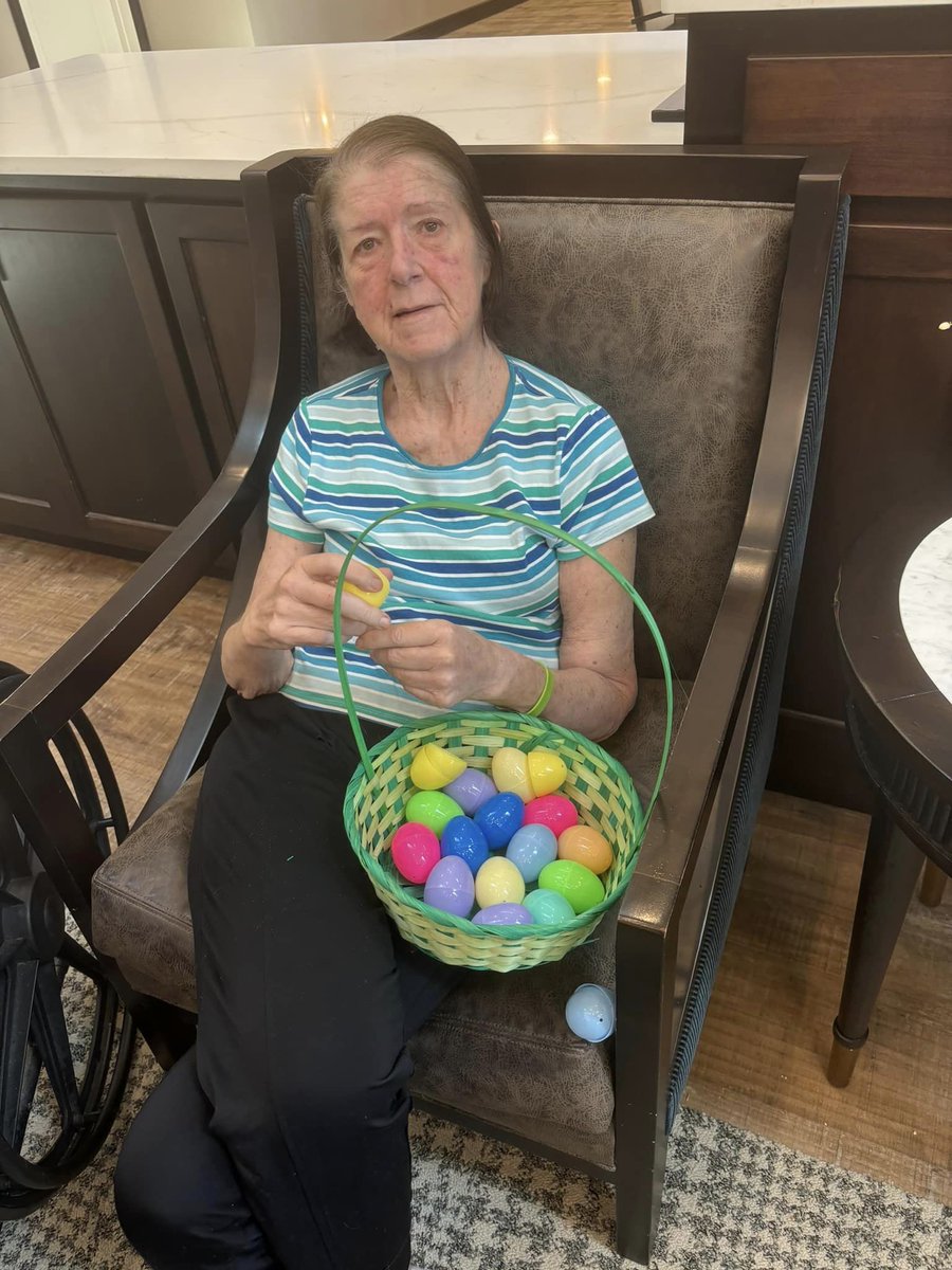CedarhurstSL's tweet photo. Happy Easter from all of us at Cedarhurst Senior Living! Wishing you a wonderful day surrounded by loved ones, delicious treats, and the beauty of springtime.

Let's cherish every moment, every smile, and every blessing this Easter brings!  #HappyEaster https://t.co/z0U5NkiEC3
