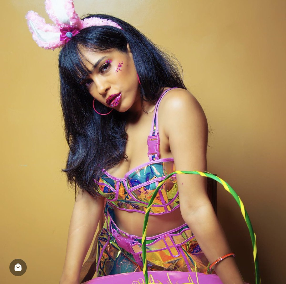 sashbashi's tweet photo. The Easter Hunny  🐣🐰 

📸 @Acefillmore 
👗 @dollskill 

#easter #happyeaster #easterbunny #dollskill #brandmodels #photograghy #model #pink #glittermakeup https://t.co/bxdSjdItY8