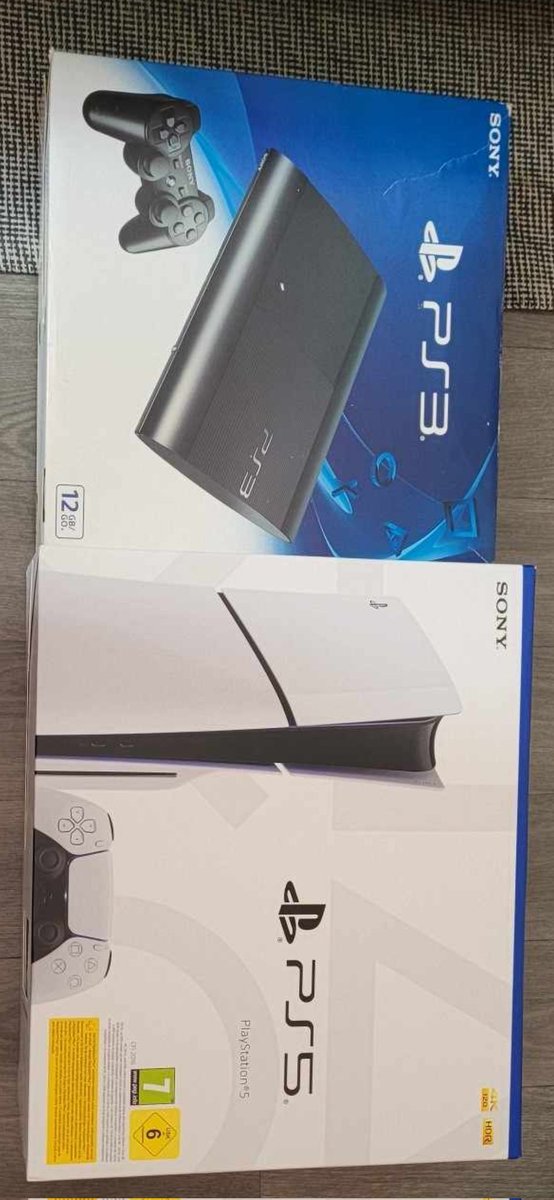 Electrogeek2's tweet image. Une collection correcte même si il manque 2/3 titres (dont GT sport !). J&apos;ai eu la PS3 et la 5 neuve, maintenant va falloir me dégoté la PS2 encore neuve (la mienne est malheureusement partie lors d&apos;un déménagement...)