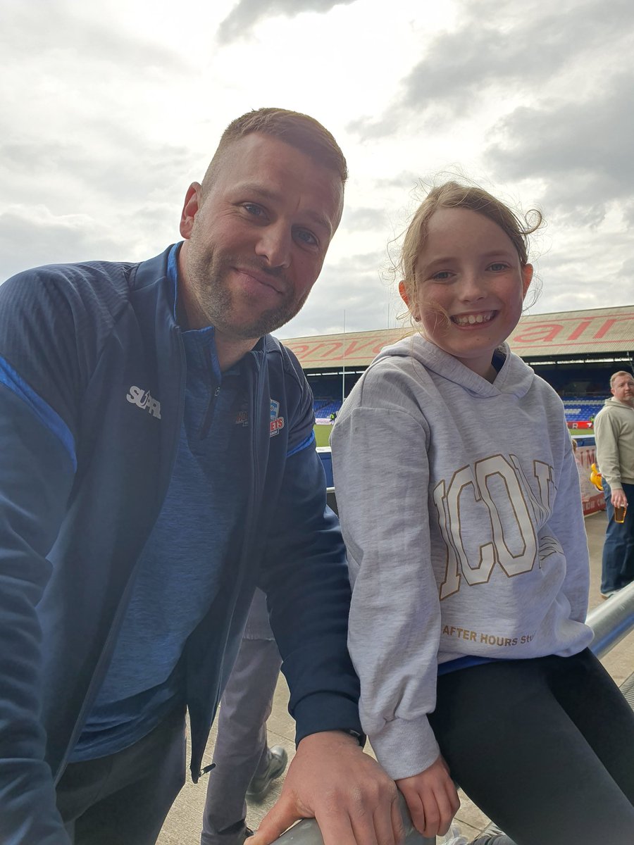 Tough day when you're Oldham's biggest <a href="/RochdaleHornets/">Rochdale Hornets</a> fan (I'm claiming it!) but don't matter how much stick I get, I'm always 100% loyal to Hornets forever.
AND I got to see one of my faves <a href="/3Ajboardman/">AJ boardman</a> Hurry up and get better so I can be cheering youbon again!