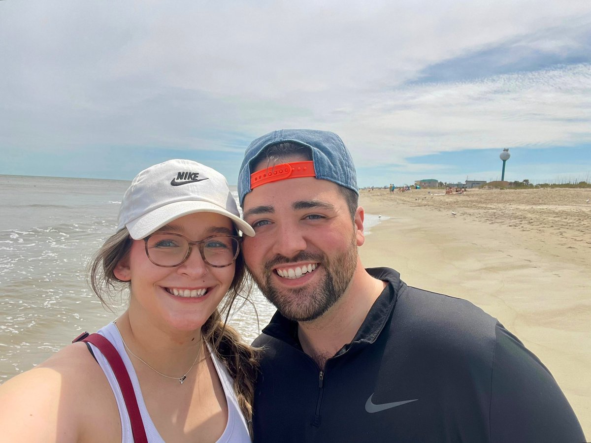 JeffRoberts__'s tweet photo. We’ll never get sick of this “beach” thing.

Happy Easter from the Roberts’! https://t.co/4GGlQC6vNo
