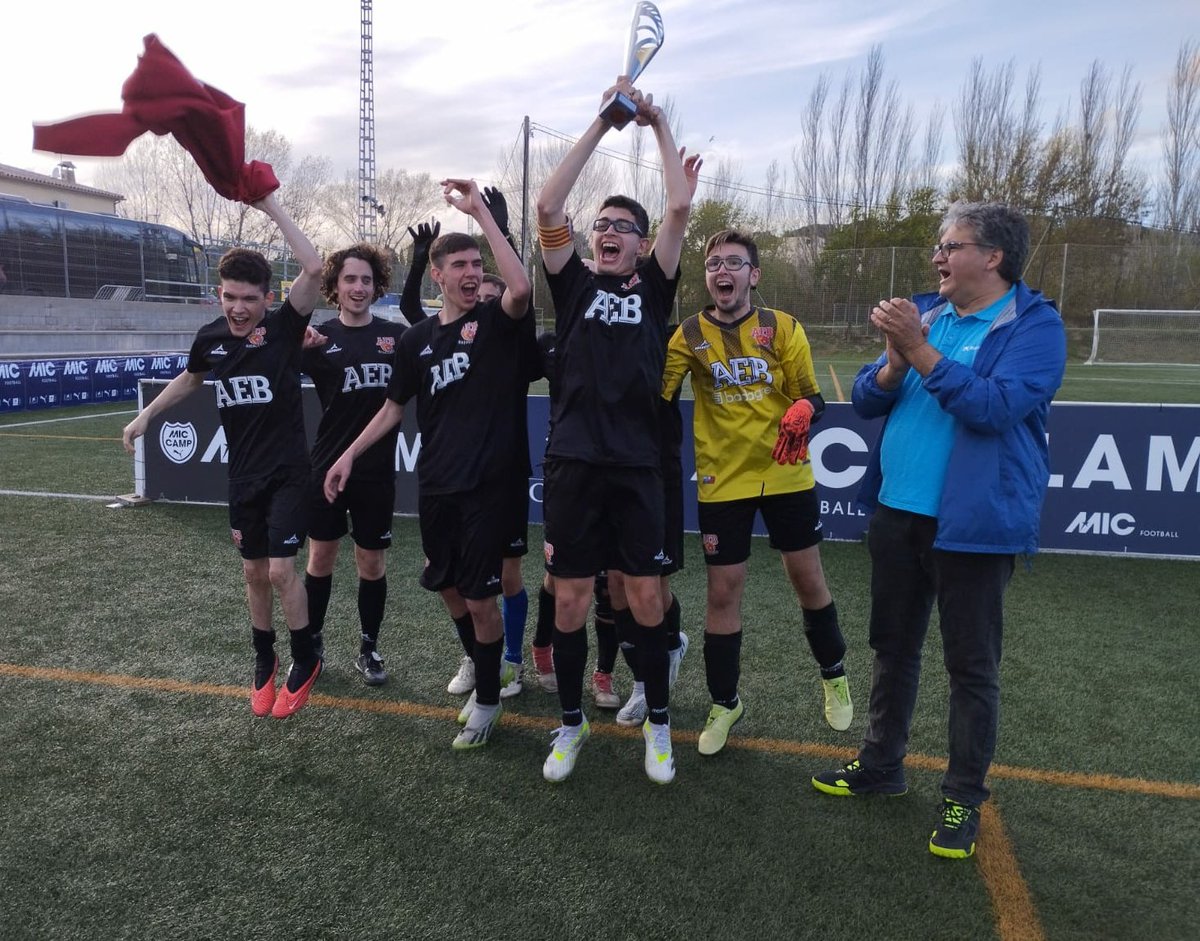 "El premio del bienestar es incluso más valioso que cualquier trofeo 🏆".

El fútbol nos da vida.

#micintegra <a href="/AEBDimonis/">AEBadalonès-Dimonis</a>