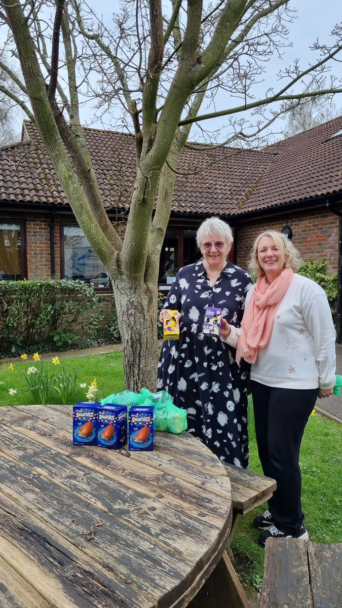 hearne_mp's tweet photo. The Ardingly Community Hub do such amazing work in helping to support the community and keeping people connected. At this wonderful time of the year I was proud to arrange a Co-op donation of 33 Easter eggs so that no child within the community goes without a treat 🐣. https://t.co/7Z1Qpj9YDH