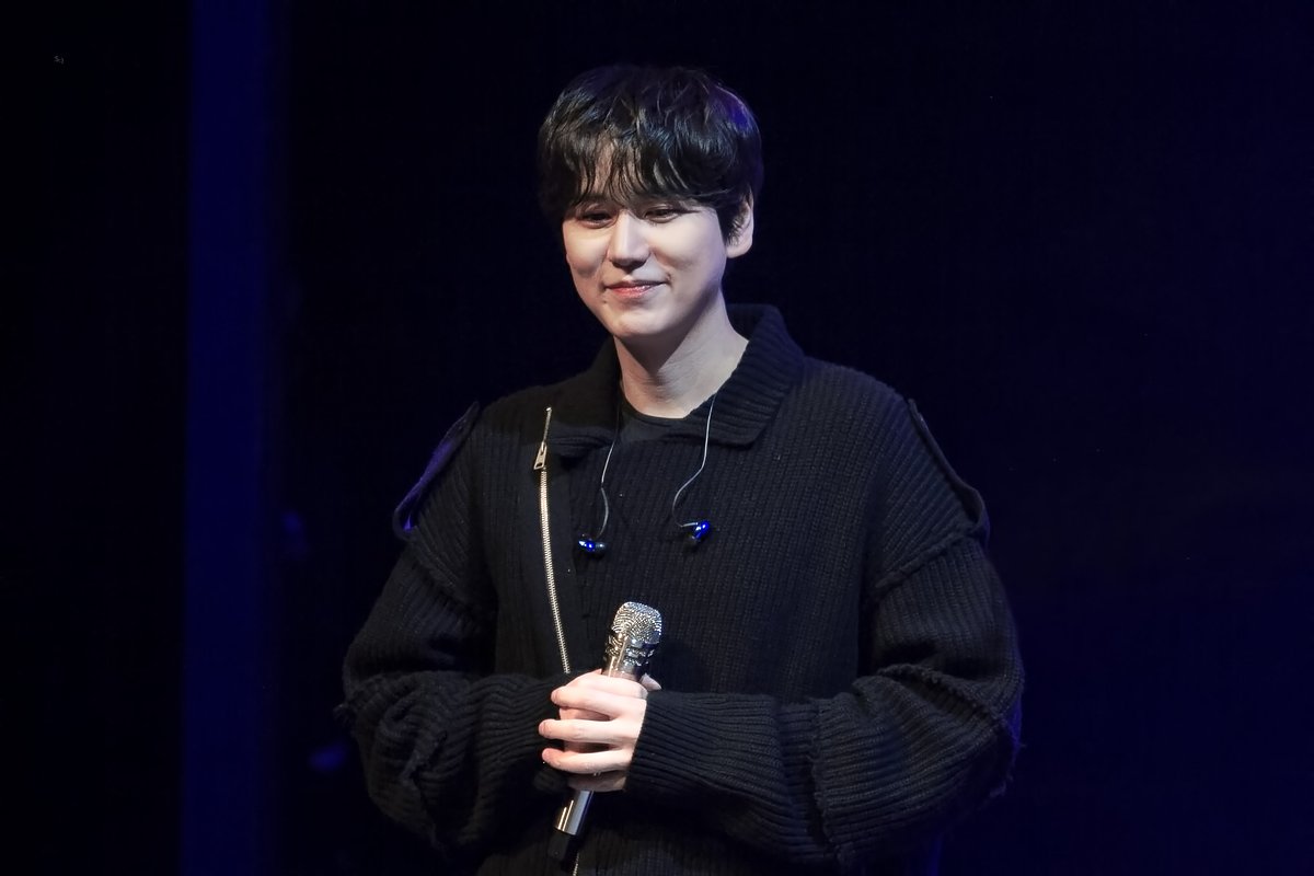 roukkot's tweet photo. 220325 김문정콘서트  

#규현 #KYUHYUN #AprilFoolsDay #만우절 https://t.co/xwPeNxRcAv