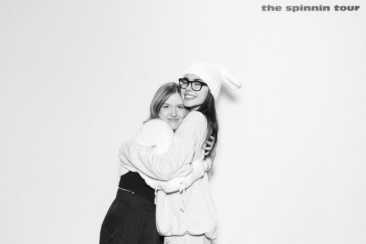 atyourmemory's tweet image. forever grateful for this angel 🤍 i love you forever @madisonbeer