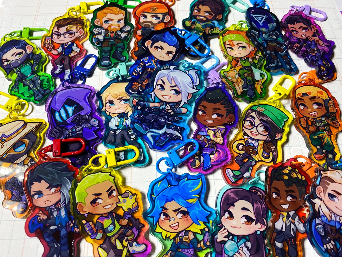 Hey, I'm Pandorra a trans artist 🏳️‍⚧️
I run a small shop + draw OCs + love VALORANT
#TransDayOfVisibility 

🛒SHOP: pandorraart.etsy.com
🩸WEBSITE: pandorra.carrd.co
😈TWITCH: twitch.tv/pandorraaaaaa
💀TIKTOK: tiktok.com/@pandorraaaaaa
🎥YOUTUBE: youtube.com/@PandorraAAAAA