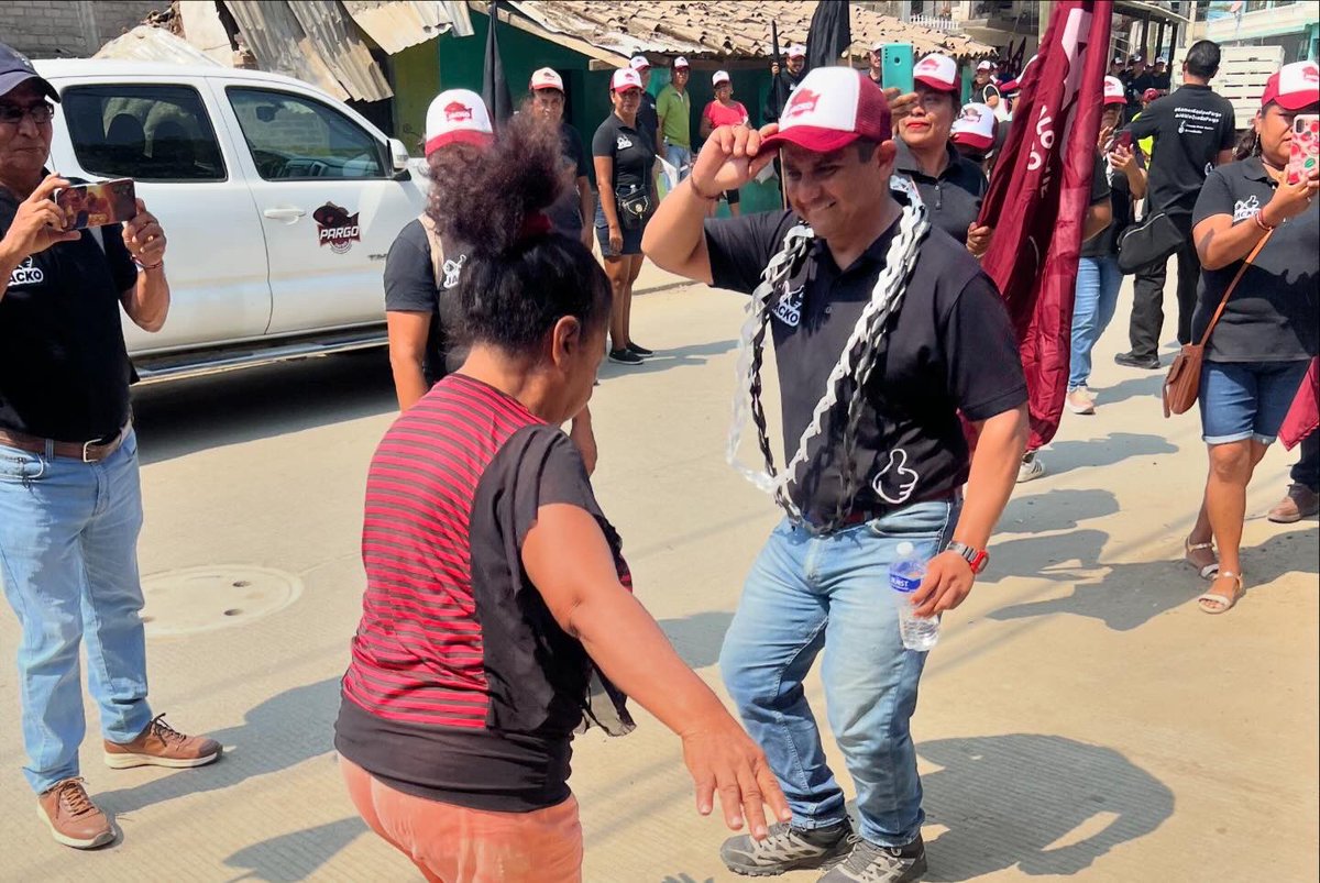 Jaime_Badillo's tweet photo. Arranque de campaña de mi brother #ElPargo @JackoBadillo , qué bonito se siente recorrer el Distrito 9 local en Acapulco, en ésta ocasión, fue el turno de La Venta, pura gente con corazón muy grande. Diputado Local Distrito 9, Acapulco, vota 5 de 5 #Morena.
👍🏼
#JalaloQueEsPargo https://t.co/i3JaWhUv7x