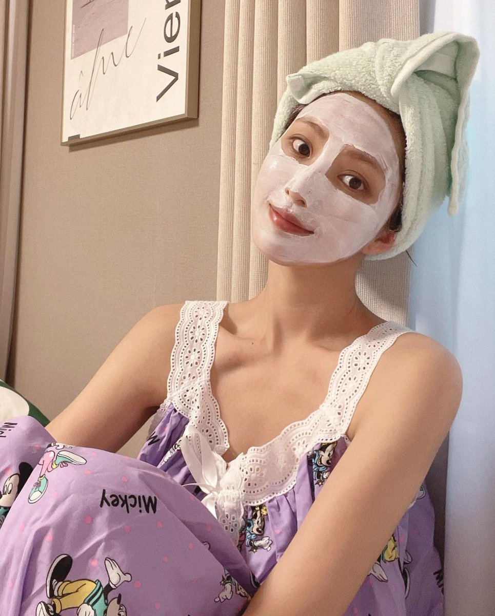 humanist megarian
Get some skin care, get some sleep