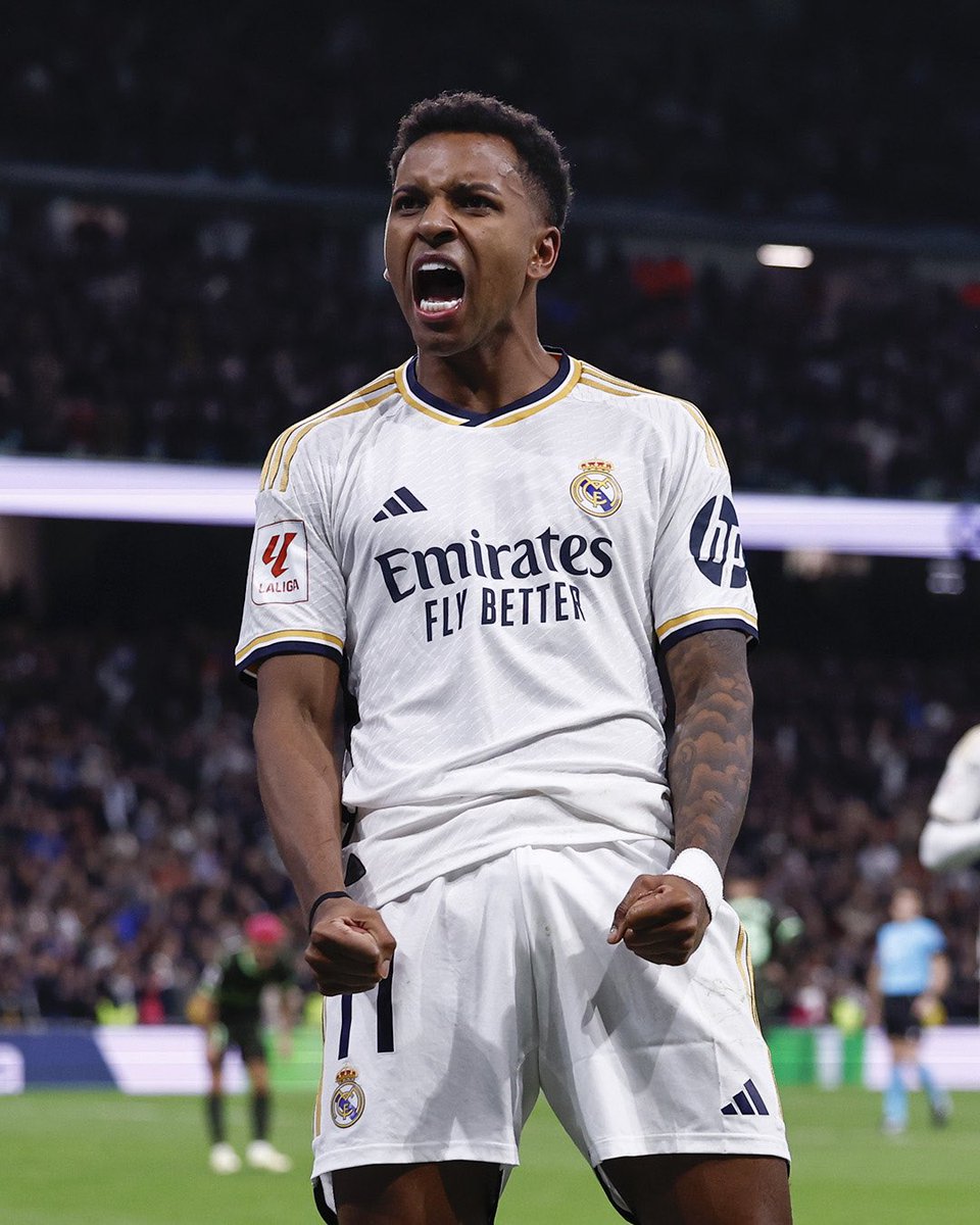 X1Angel11's tweet photo. Cuando Rodrigo juega por la izquierda el de los mejores del mundo. https://t.co/nbo0uGJ4p3