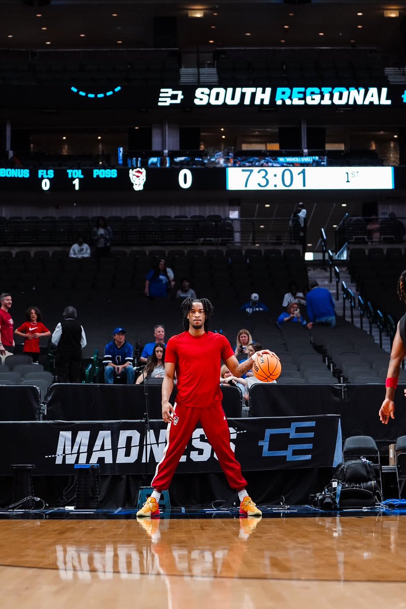 40 minutes to Phoenix. 

#GoPack | #MarchMadness