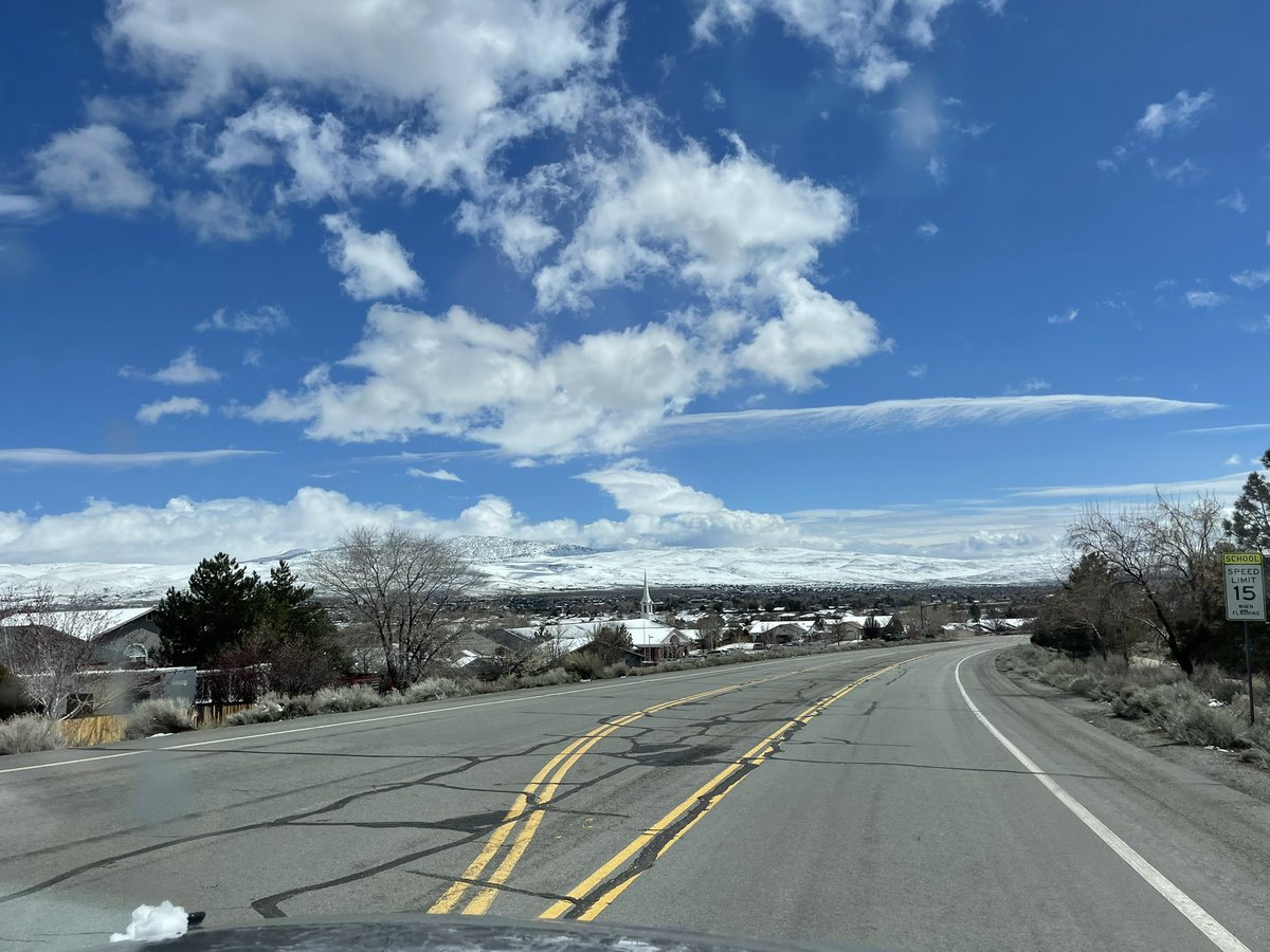 Happy Easter🐣 nothing like a light snow to get spring rolling!