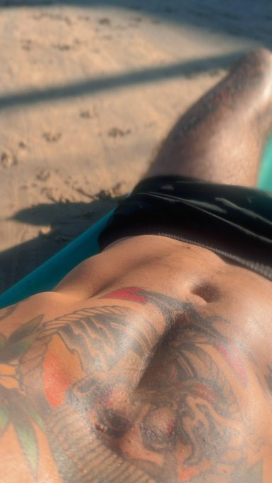 Dia quente 🥵🔥  https://t.co/sr4fILfnYZ https://t.co/D4vmkitA26