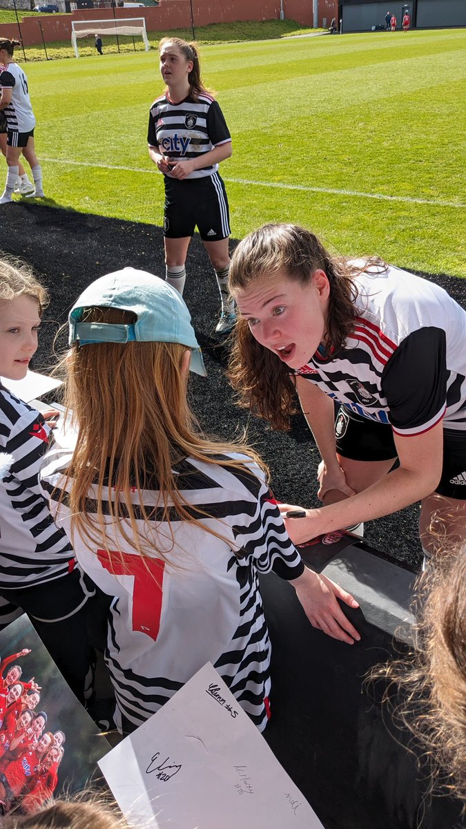 Thank you so much @QPFCinCommunity @queensparkfc @QueensParkWFC  for today. Memories made. Inspiring the next generation of female footballers. What role models you have! 🥰