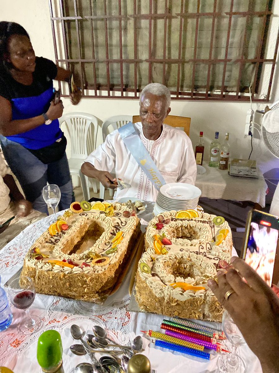 Puisse Dieu te donner tes donner protection et longue vie . nous avons  fait tout notre possible pour être là et le partager avec toi mon papa !❤️
May God give you protection and long life.we did everything possible to be there and share it with you my darling daddy ❤️