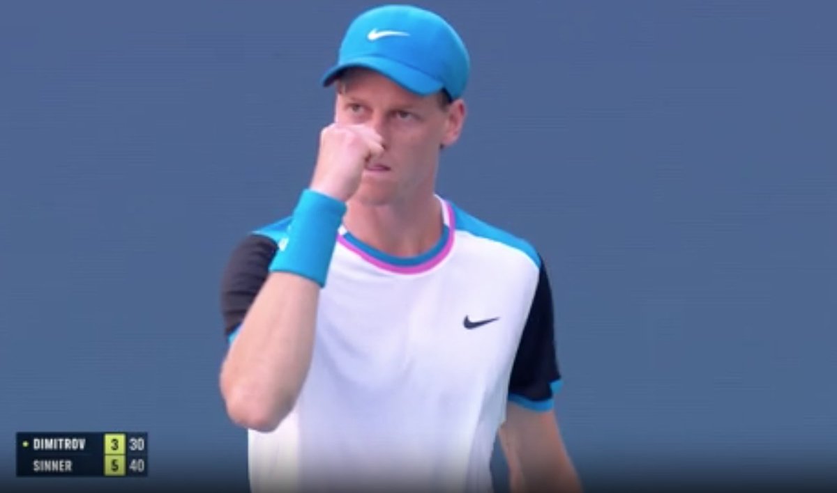 MA COME L'HA CHIUSO? 

COME L'HA CHIUSOOOOOOOOOOOOOO! 

Jannik vince il primo parziale chiudendo col doppio break, con un passante MERAVIGLIOSO. 

6-3 Sinner!