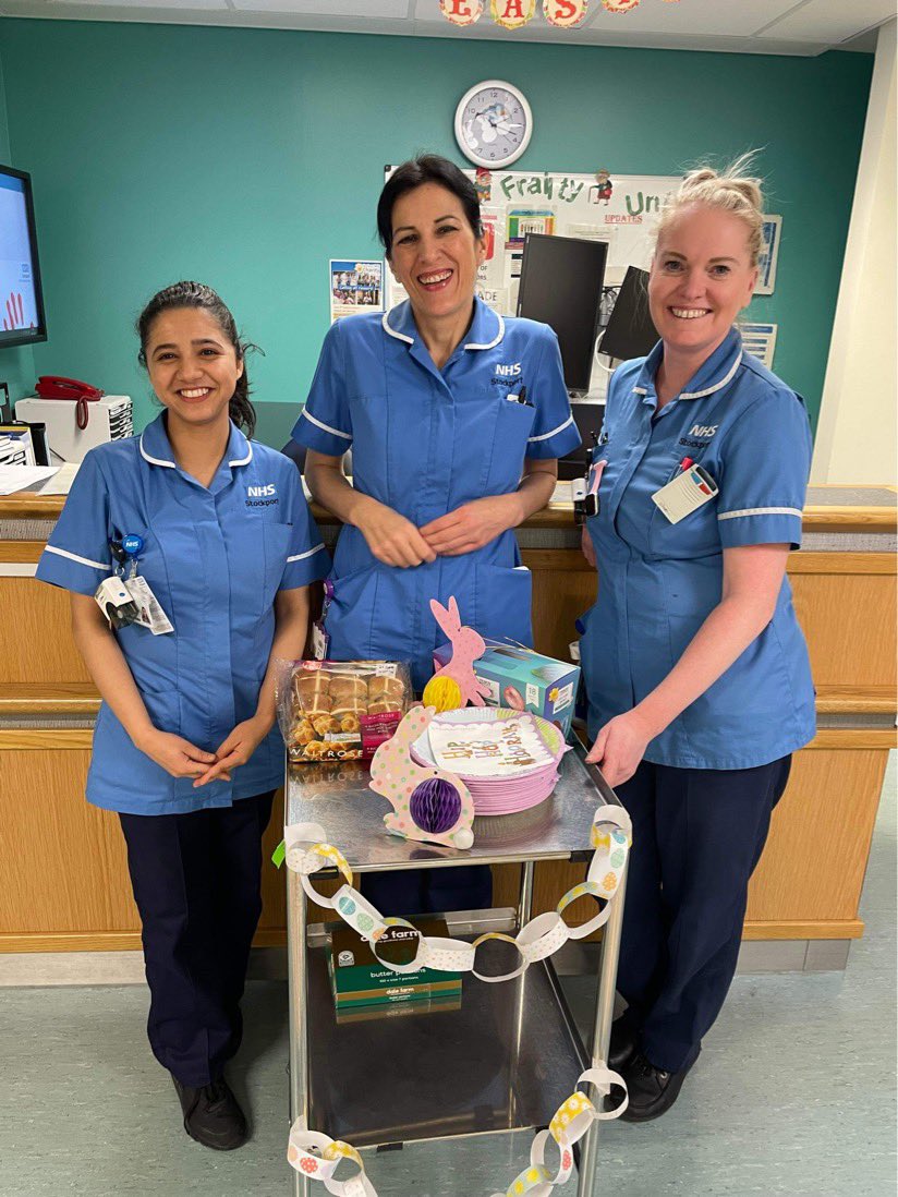 Team @d4_shh delivering Easter treats to our patients on Easter Sunday 🐣 @Jackisimpson7 @lizamcil