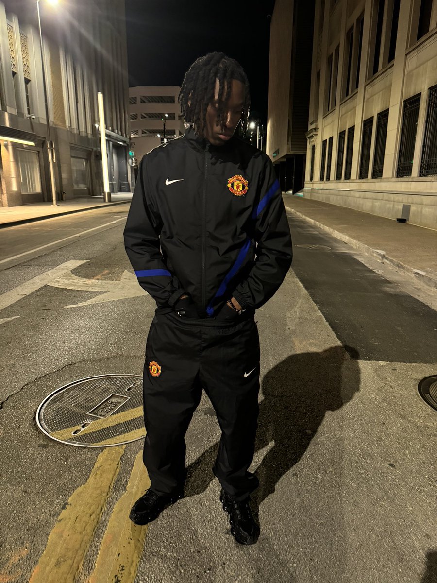 fly Sht Only tweet media