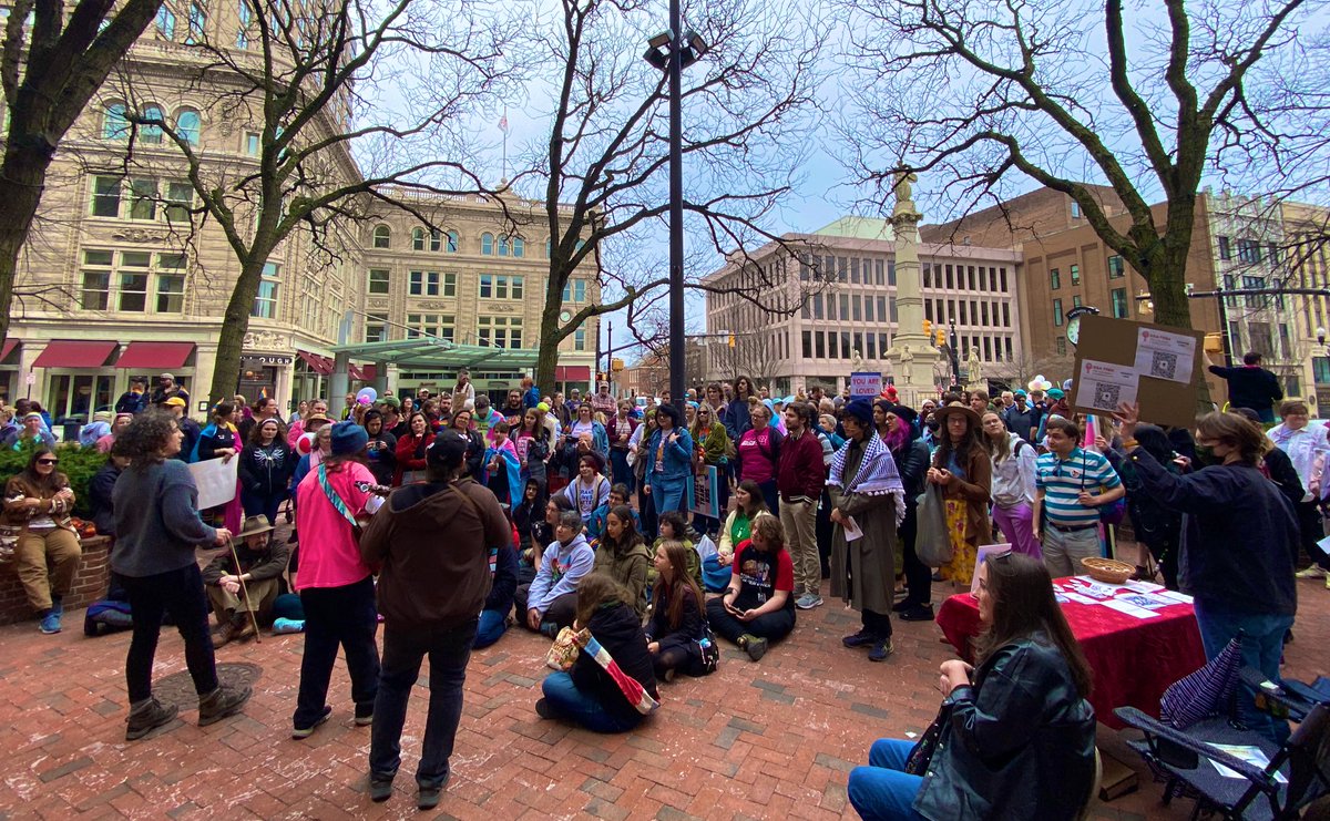 Yesterday, in spite of so much loss and fear we have faced recently in Lancaster, we rallied for Trans Day of Visibility. Thank you to everyone who joined us this weekend, and especially to @Lancaster_DSA, Lititz Chooses Love, and Lancaster Abolition Group for organizing💜