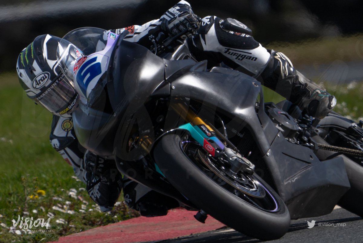 Close up on the Road Race guys getting the laps in at Round 2, USBK at Bishopscourt. @DomHerbertson @michaelsweene65 @bmacracing111 @M_Dunlop3 #bishopscourt