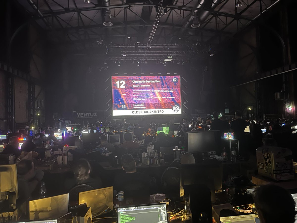 rushingpixel's tweet photo. #Commodore plus4 candy on the screen ;) Code: Edhellon + Oswald, Music: Jammer, Visual: me #Revision #demoscene https://t.co/svnLTtKhW2
