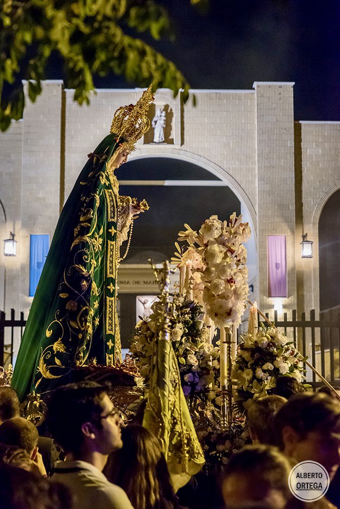 #Actualidad • Desde nuestra Hermandad mandamos nuestro abrazo y oraciones a todas las Hermandades que no han podido realizar estación de penitencia, en especial a las que formamos nuestro barrio.

El barrio del Zaidín llegó a Granada con nuestra querida <a href="/RedencionySalud/">Hermandad Salesiana de Redención y Salud</a>

(1/2)