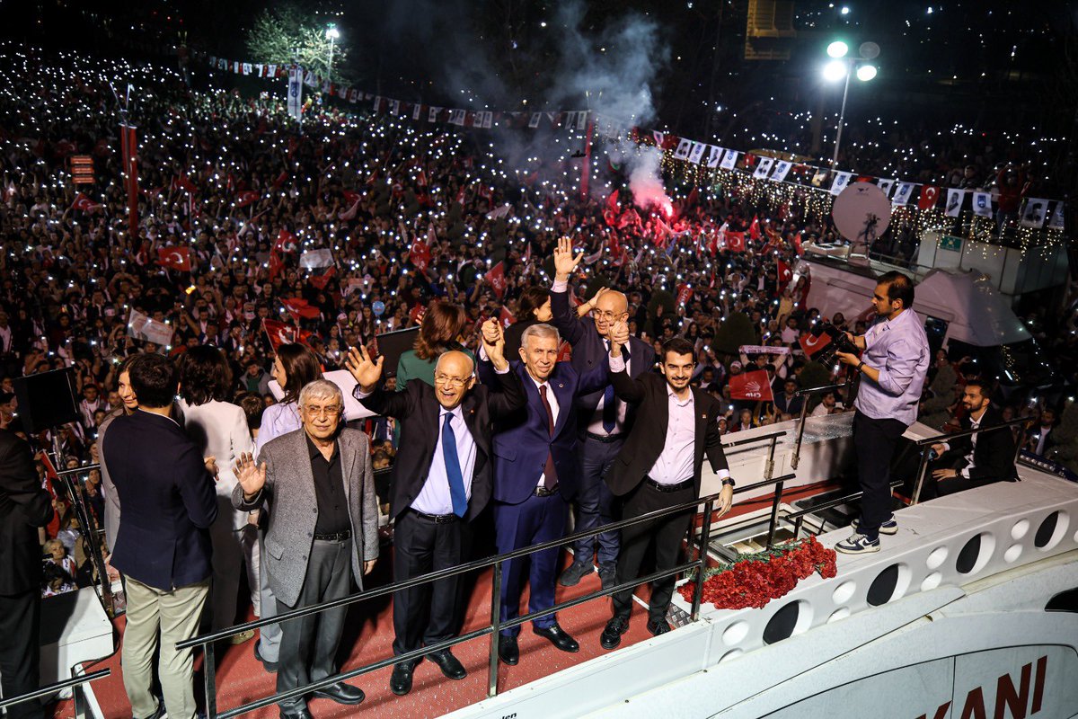 Seçimleri büyük bir farkla kazanan Ankara Büyükşehir Belediye Başkanımız Sn. Mansur Yavaş ve yeni seçilen ilçe belediye başkanlarımızla birlikte, Cumhuriyetimizin başkenti Ankara’da bereket, sağlık ve huzur ortamı devam edecek, vatandaşlarımızın ihtiyaçlarına uygun proje ve