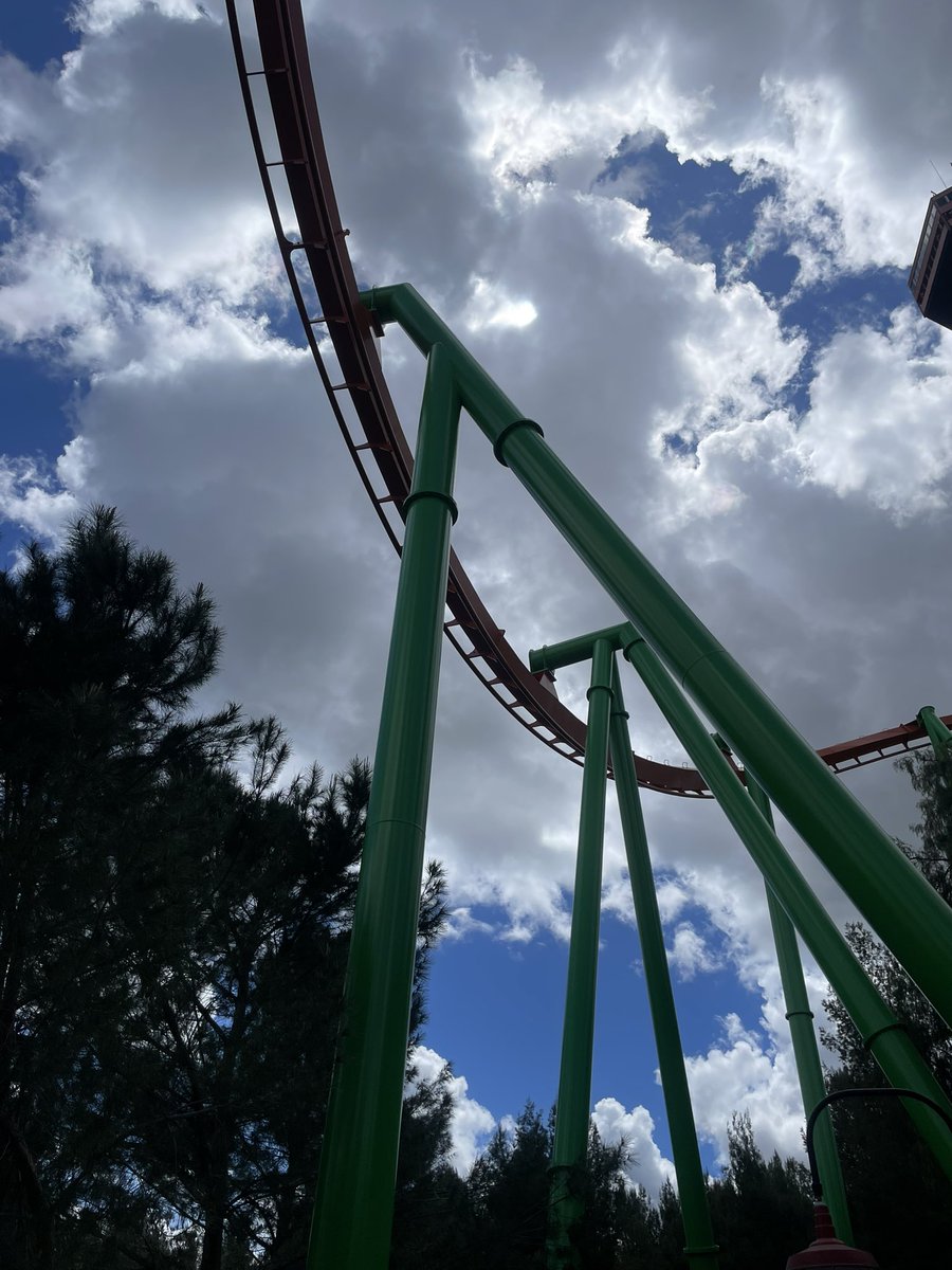 coasterchatpod's tweet photo. Tatsu 🎢🎢🎢🎢🎢 https://t.co/TM6vwEBfgs