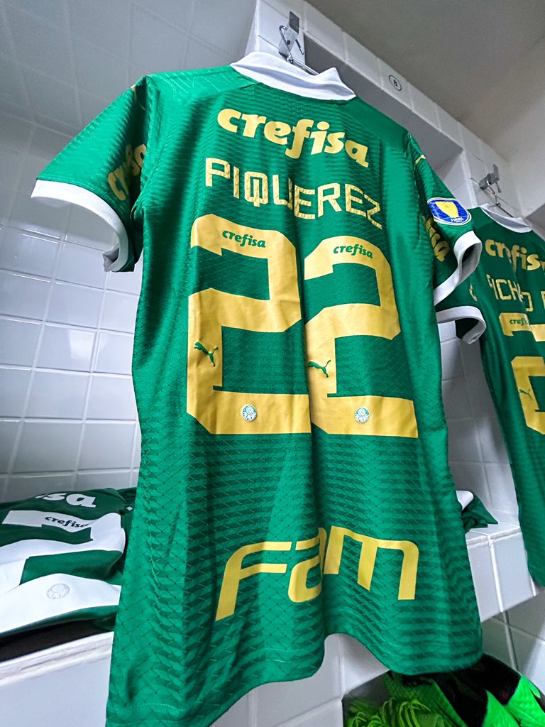 Titular no duelo de logo mais, Piquerez alcançará a 5ª posição no ranking de estrangeiros com mais jogos pelo #MaiorCampeãoDoBrasil! 💪🇺🇾

#AvantiPalestra #SANxPAL