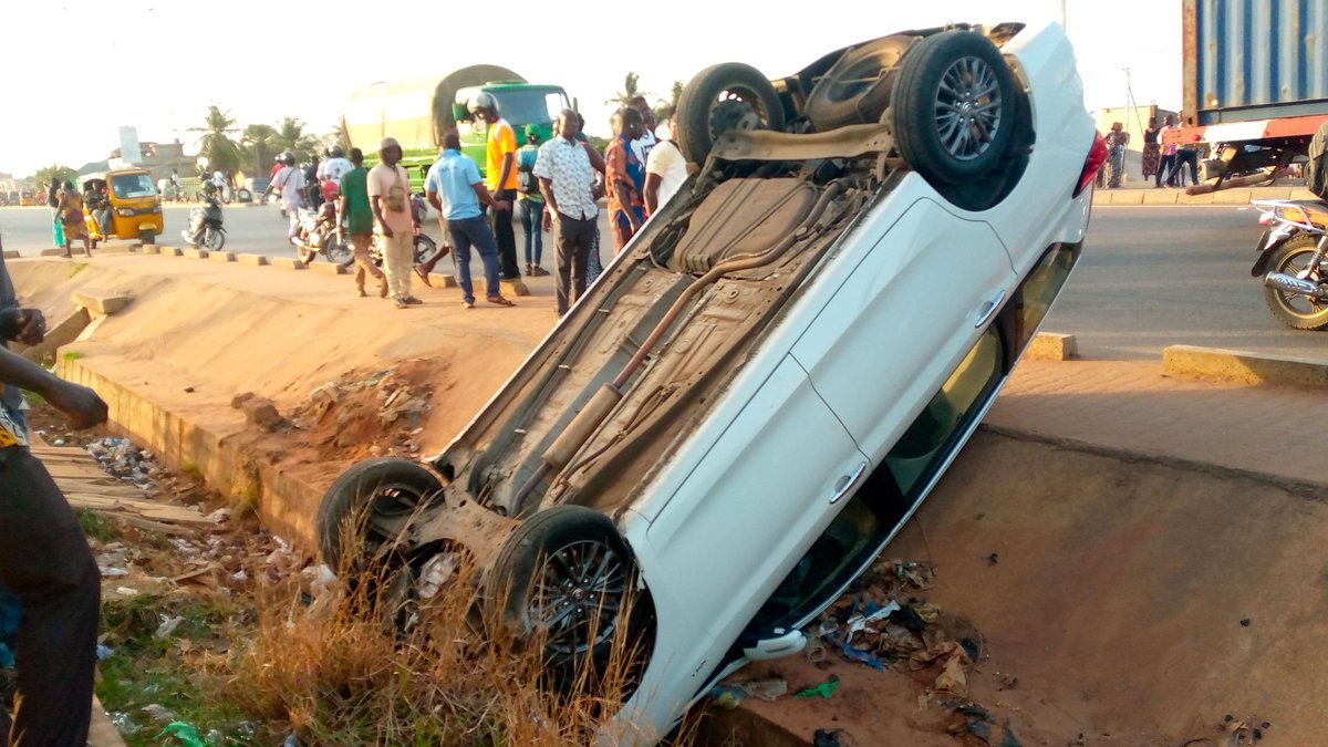 republicoftogo's tweet photo. Le grand #contournement de #Lomé, une sorte de périphérique, est accidentogène #Togo #Accidents
https://t.co/pNsYKBx3EP https://t.co/y7GScRktHP