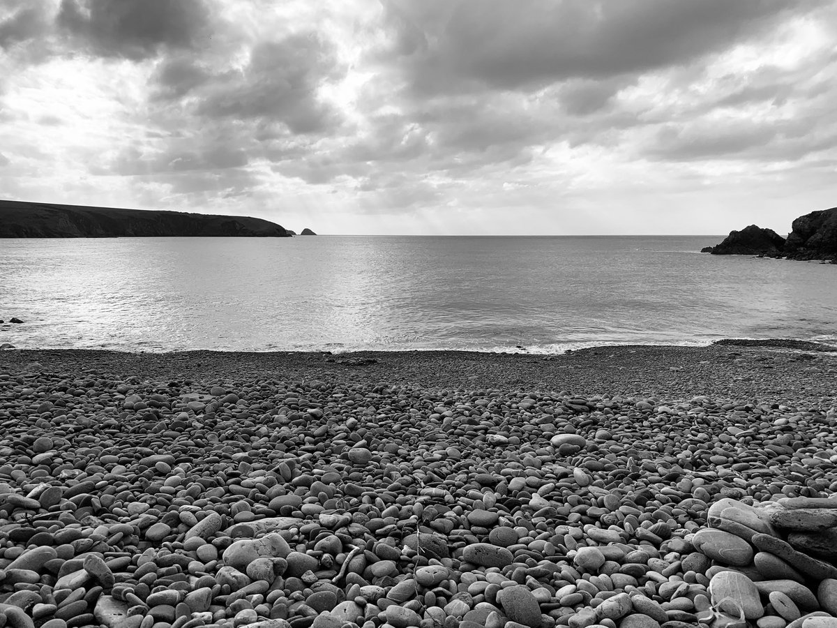 susy_wall's tweet photo. Happy Easter lovely folks.
I’m have a bit of time away with the fam, soaking up some Welsh sea air, getting some steps in and trying to avoid my children’s Easter chocolate.
It’s going to be harder than I thought….
#lindtbunny
#easterchoc
#SusyWall
#seaair
#lovewales https://t.co/6EwjslHAKo