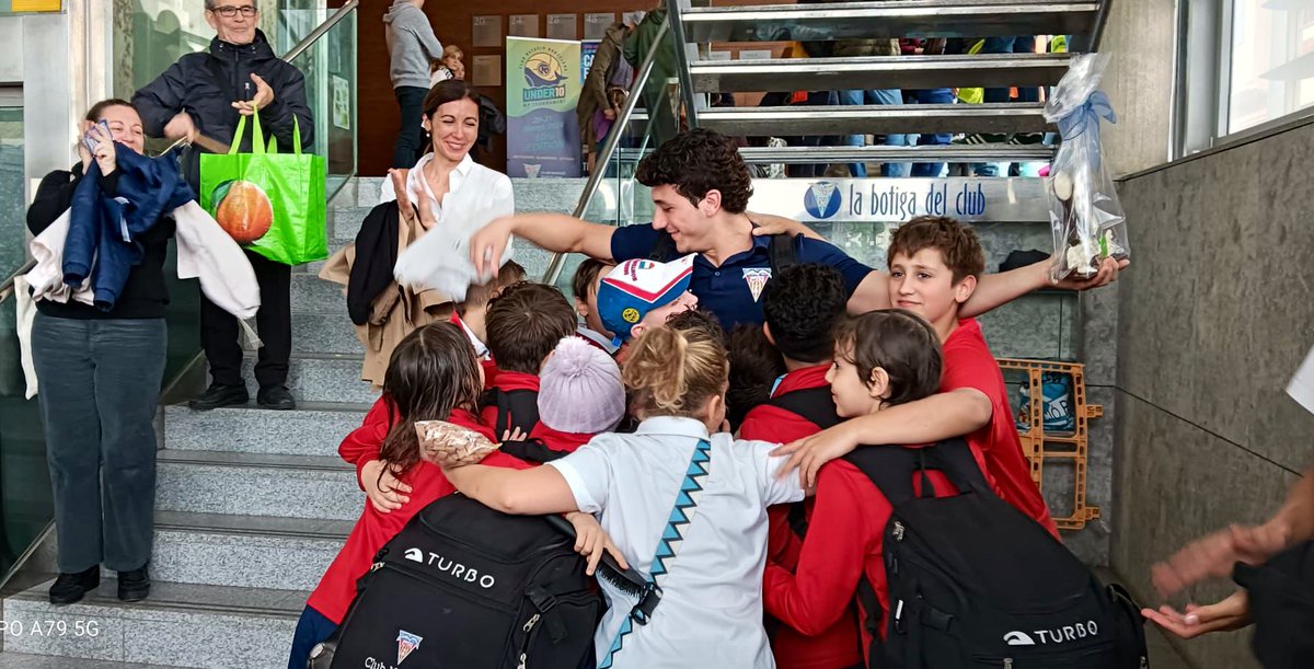 El nostre Benjamí A, 9è al torneig Under10 2024, disputat del 28 al 31 de març!
Una experiència increible pels nens i nenes!💪🏻

Enhorabona a tots i totes!!👏🏻🔴⚪️

#waterpolo
#terrassa