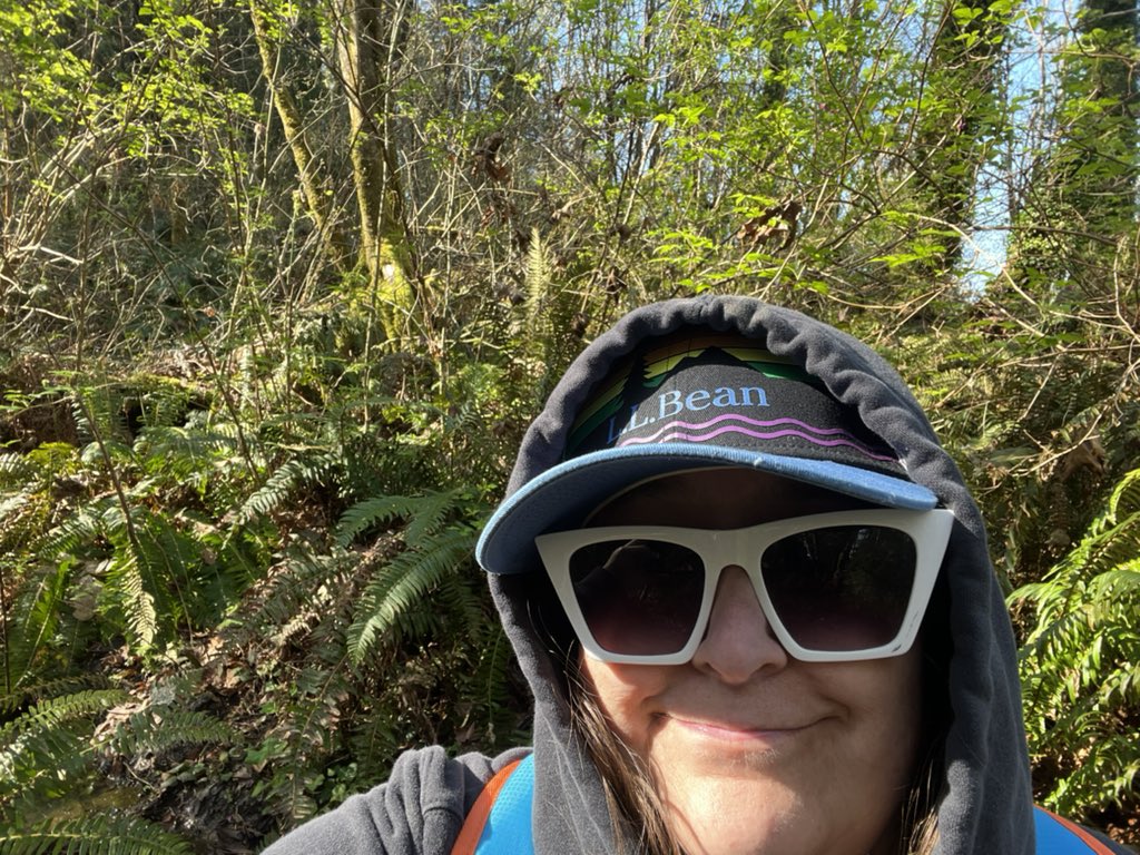 johndeergirly's tweet photo. Sunshine.  Finally. https://t.co/XrtYOnh7Or
